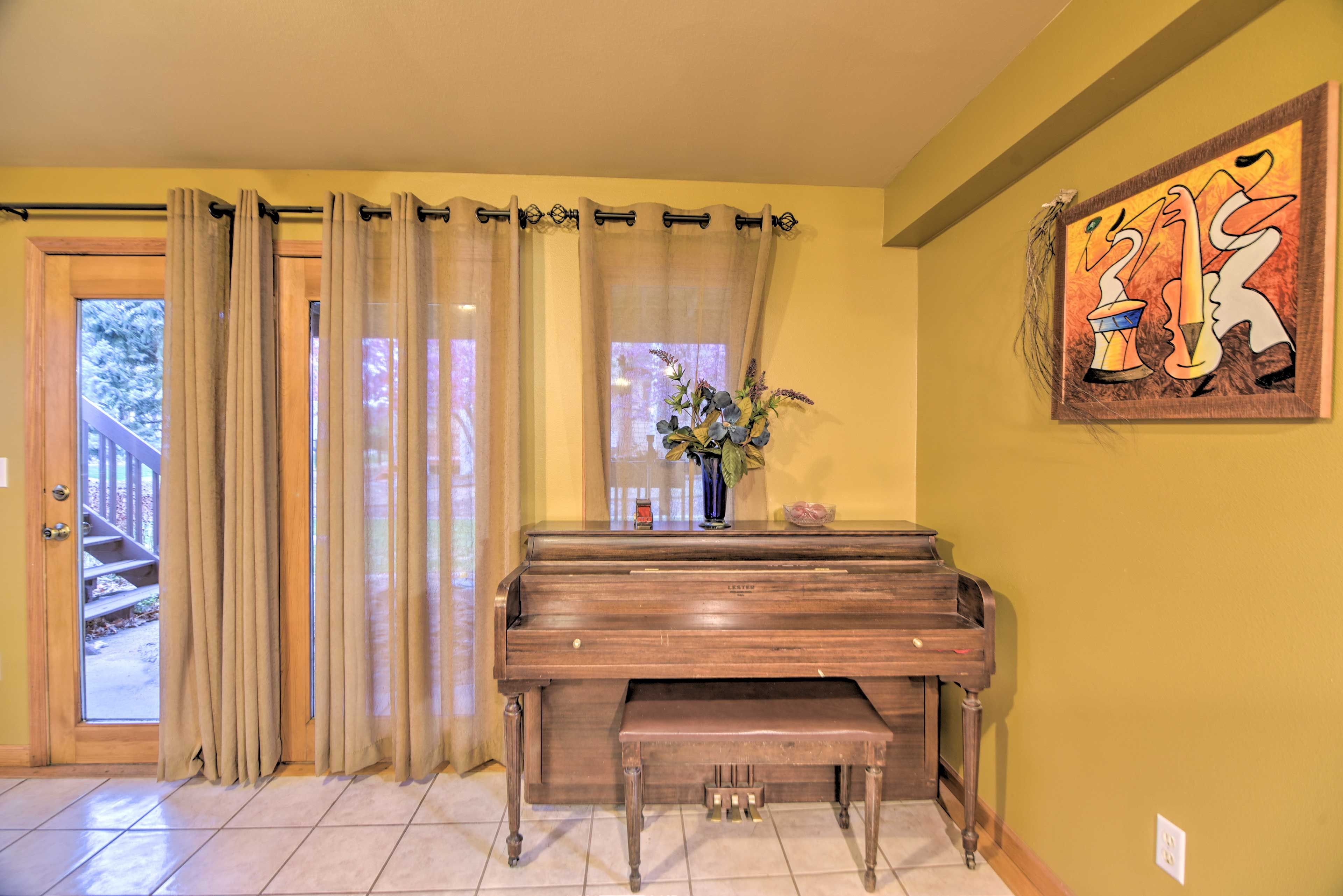Additional Living Space | Piano