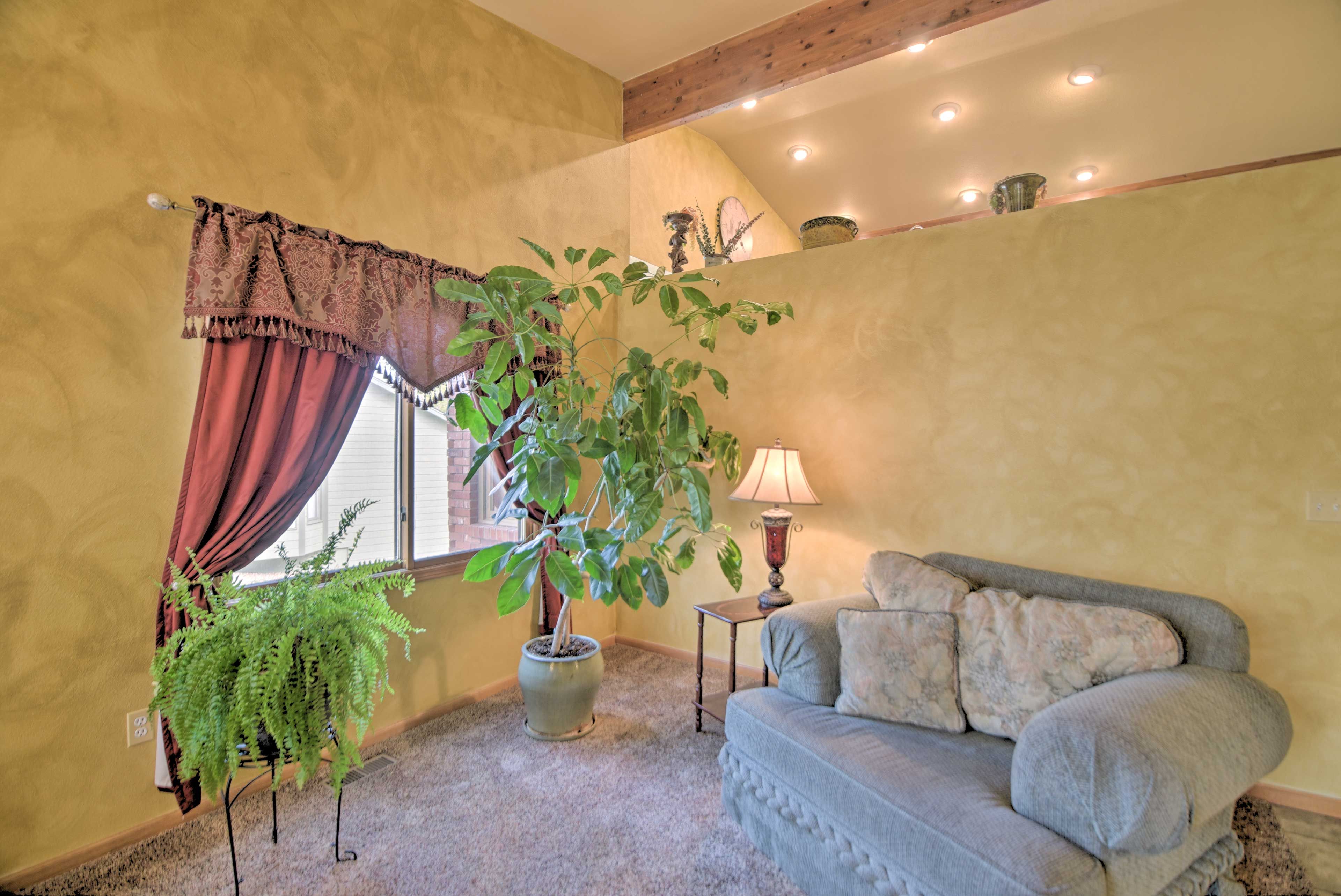 Seating Area | Central A/C