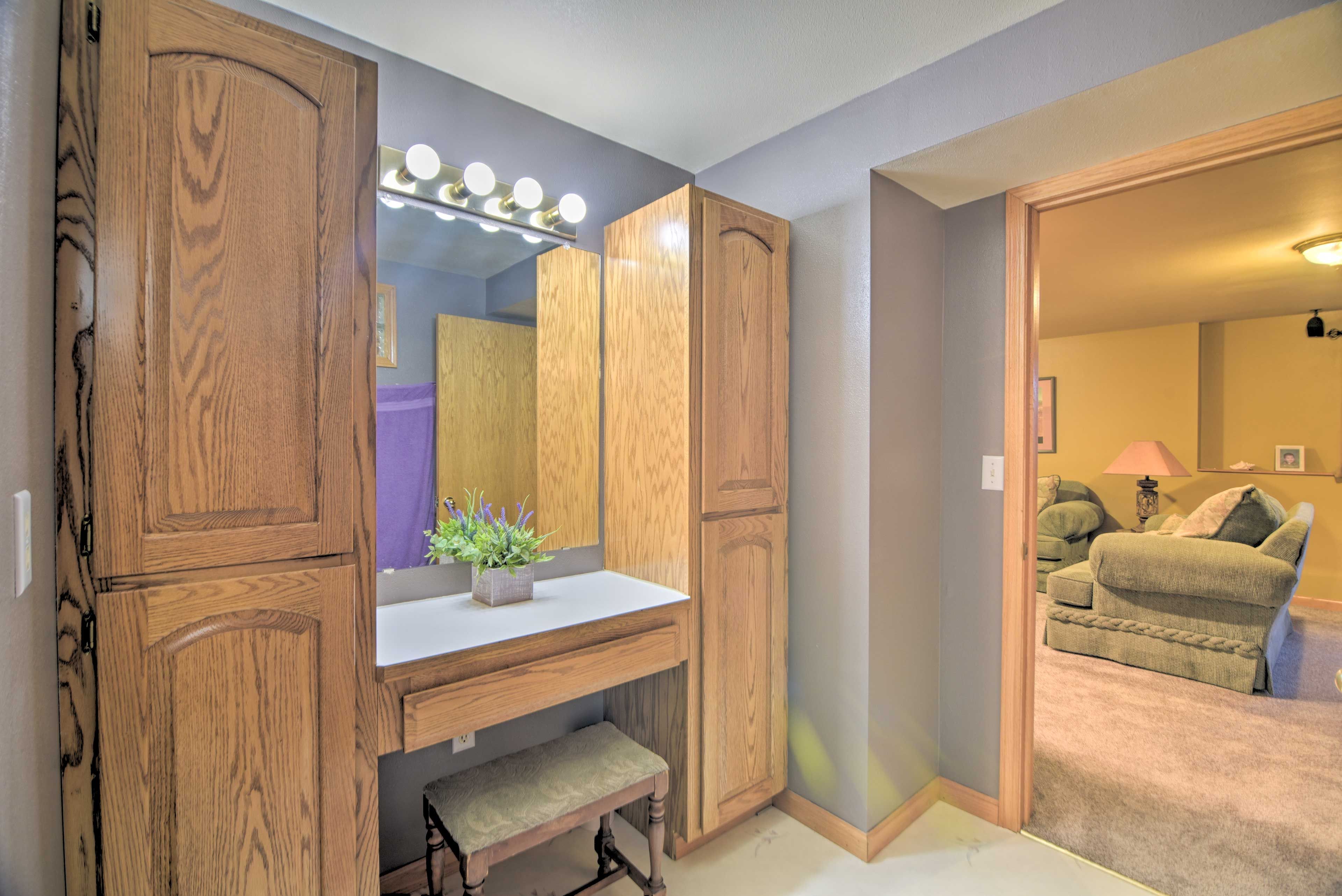 Bedroom 4 | Vanity