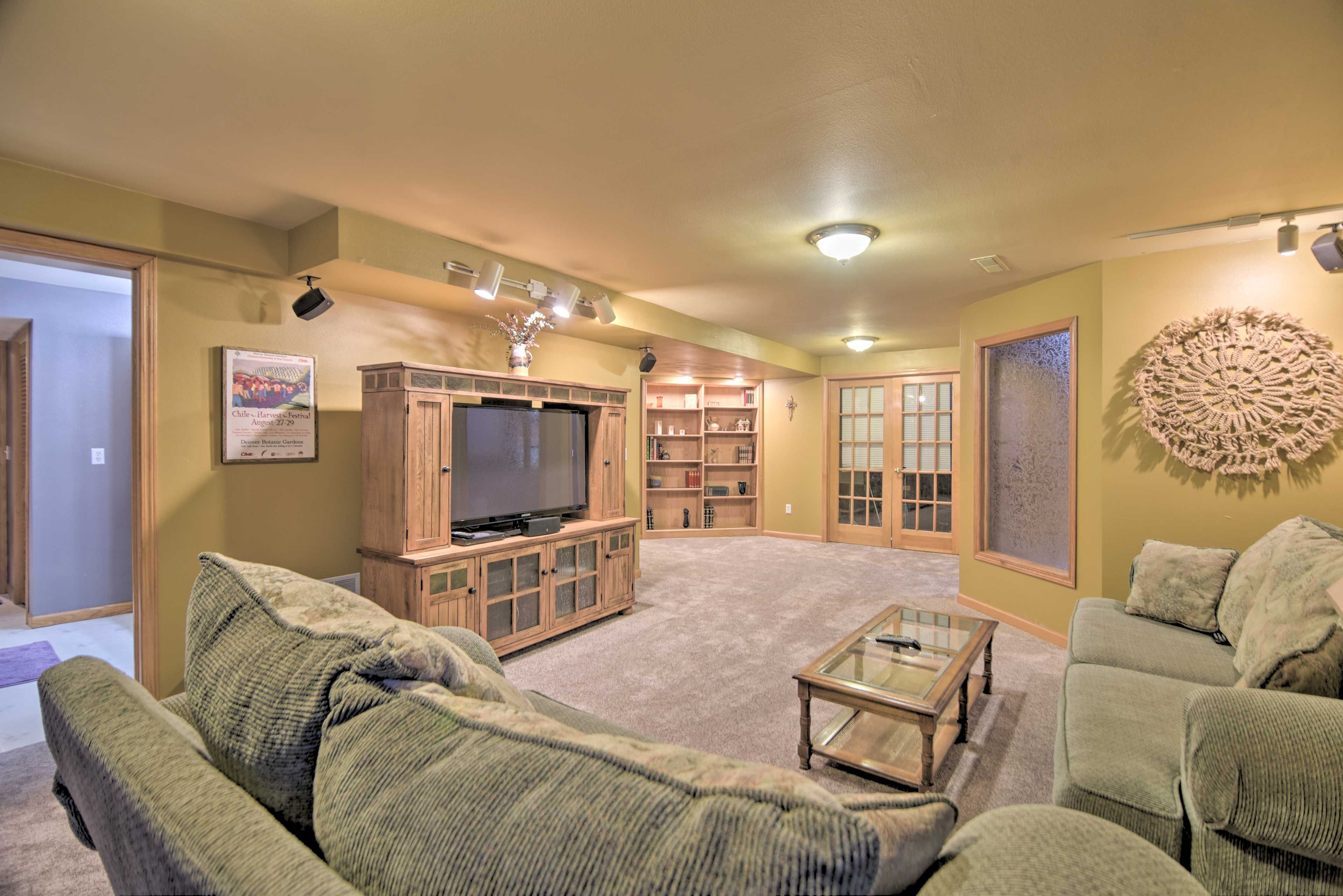 Additional Living Space | Flat-Screen TV