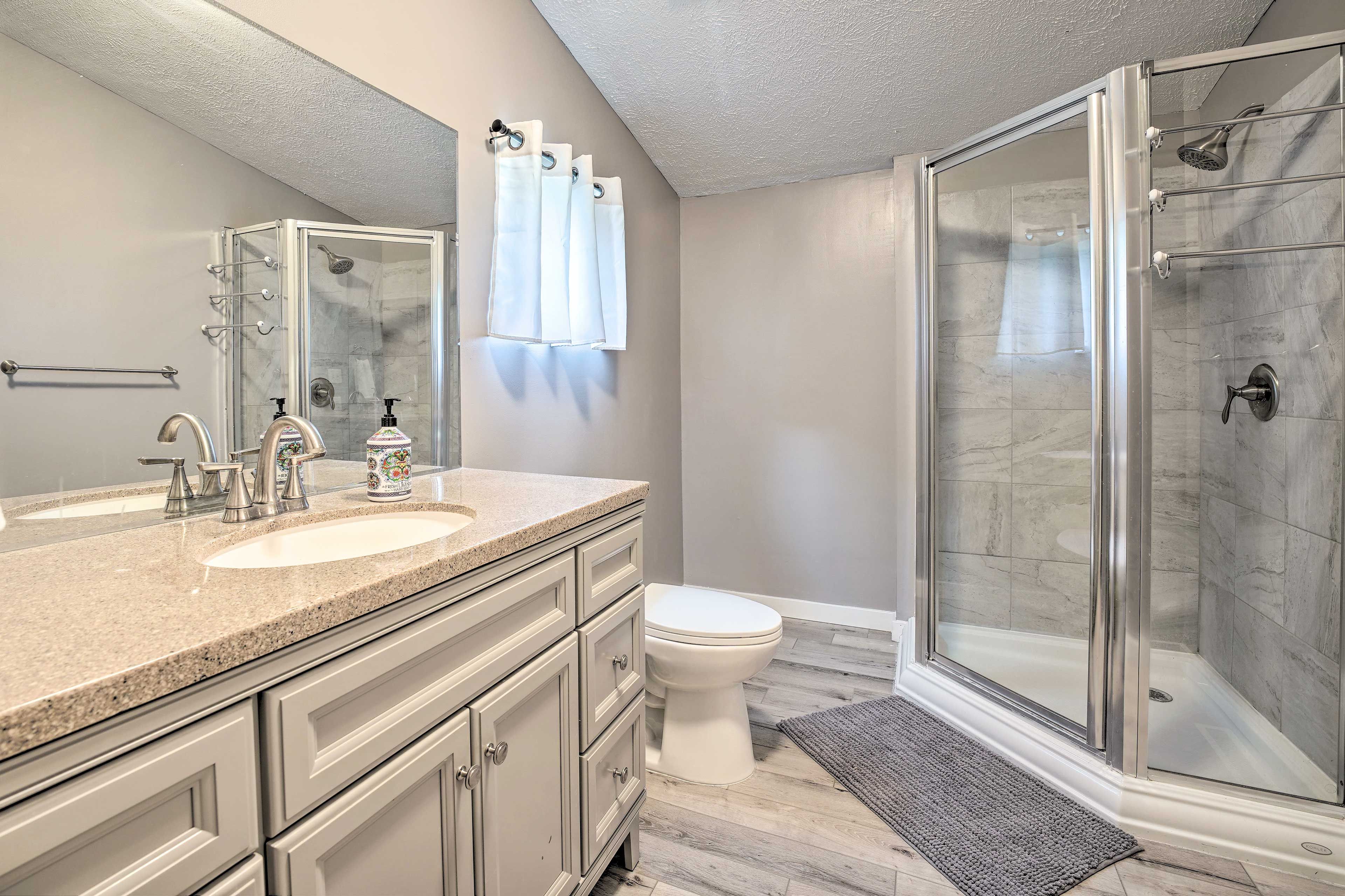 En-Suite Bathroom | Complimentary Toiletries | Towels Provided