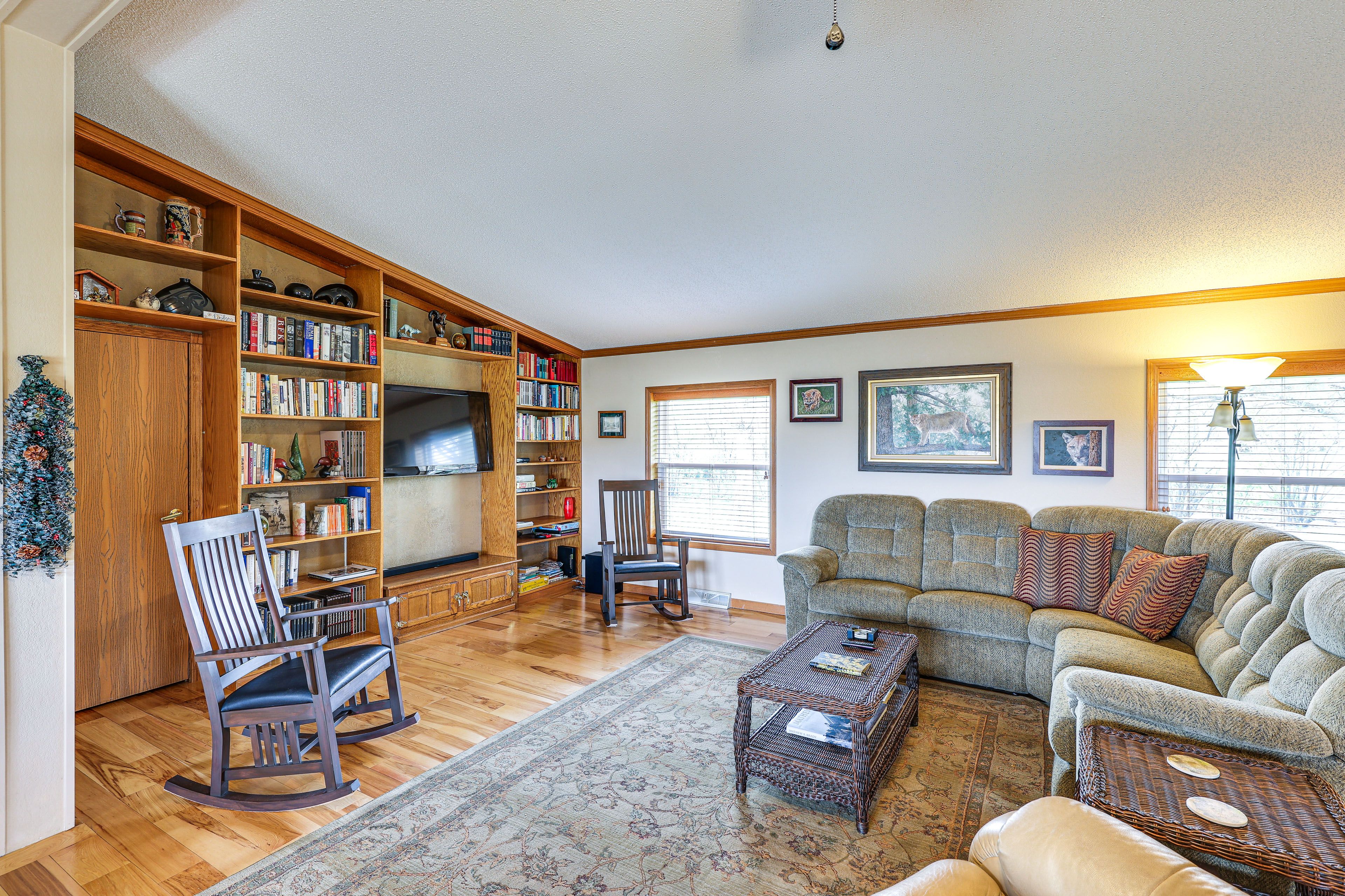 Living Room | Smart TV | Board Games | Books | Full Sleeper Sofa