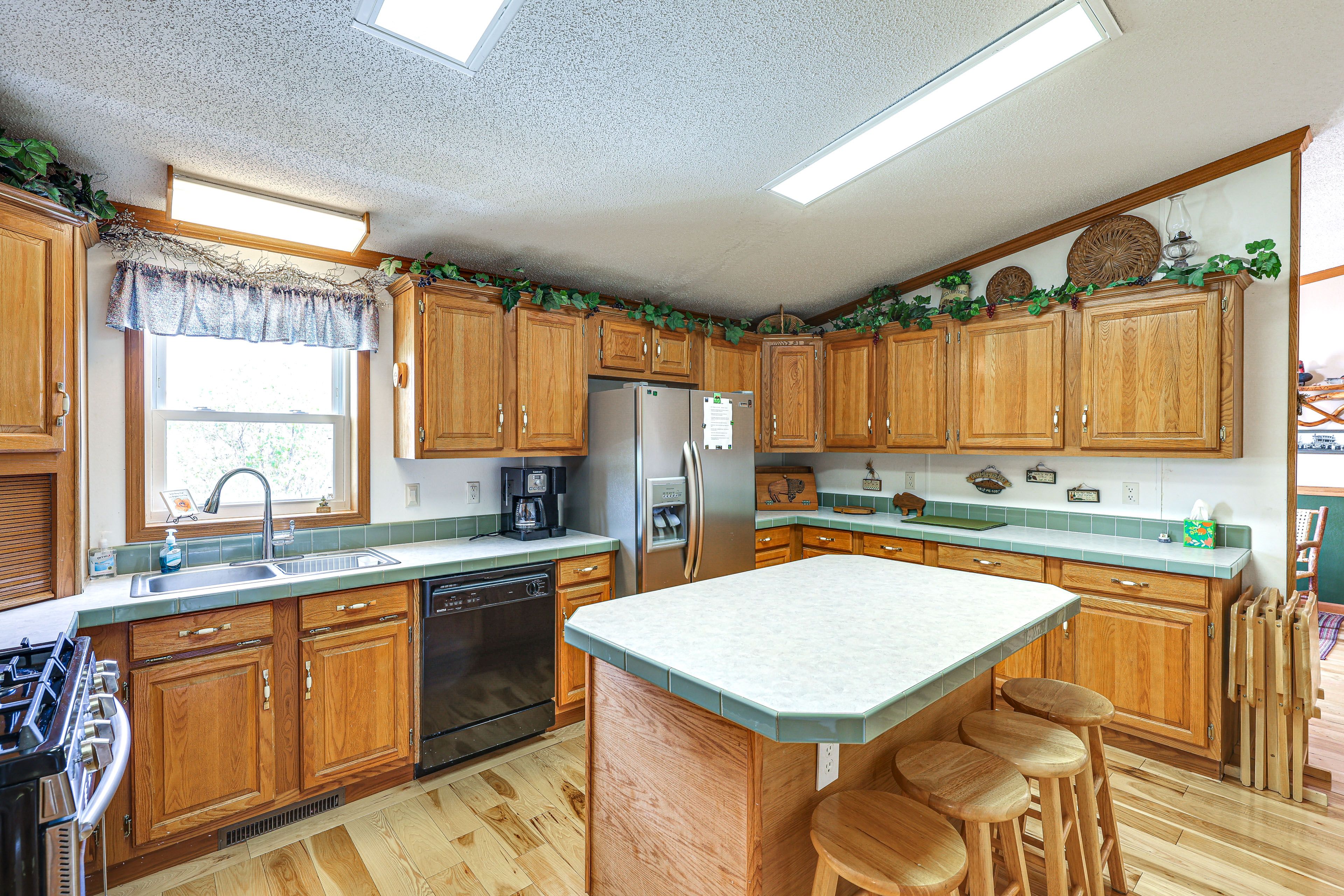 Kitchen | Stove/Oven | Microwave