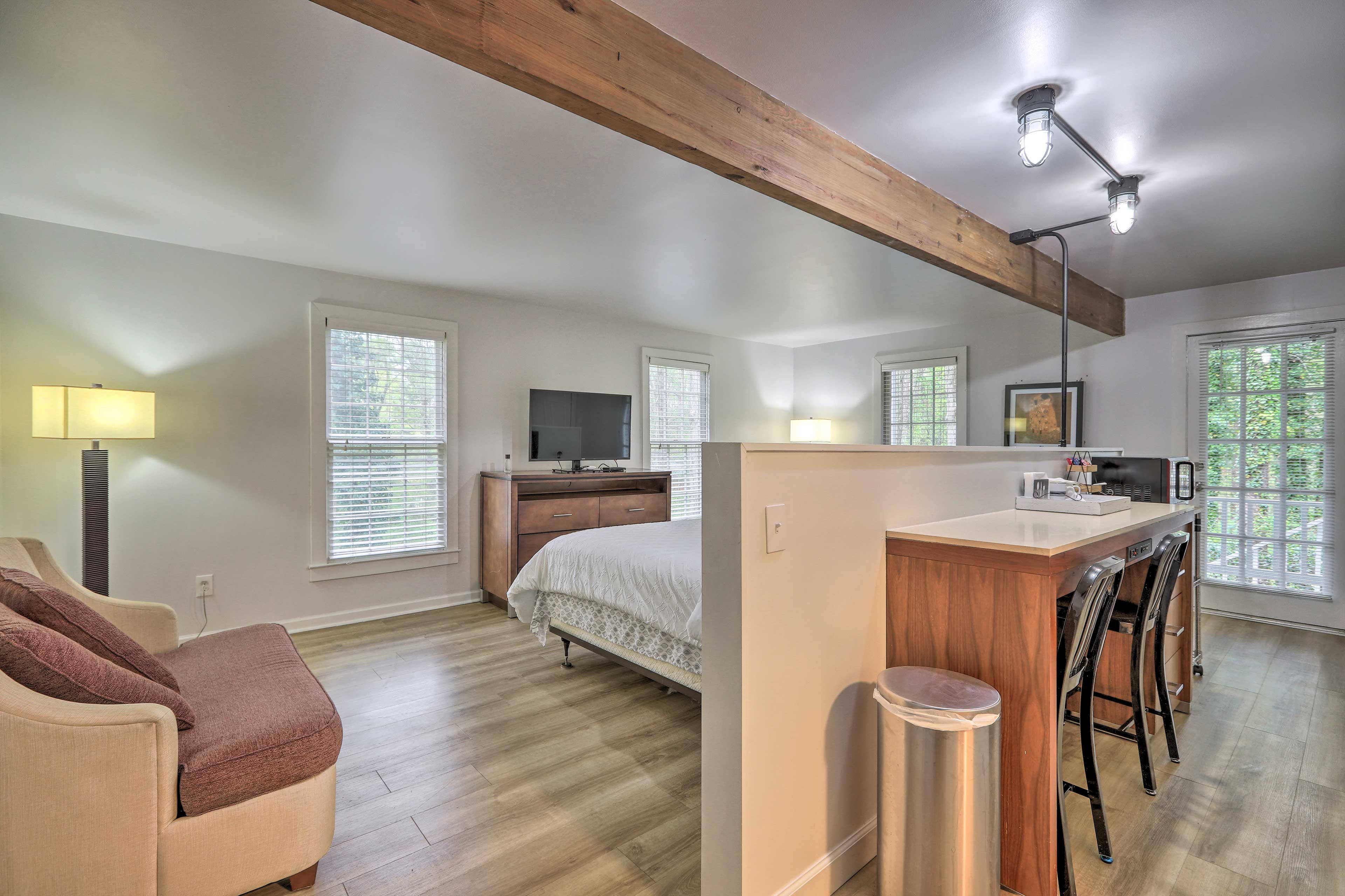 Studio Interior | Free WiFi | Central Air Conditioning