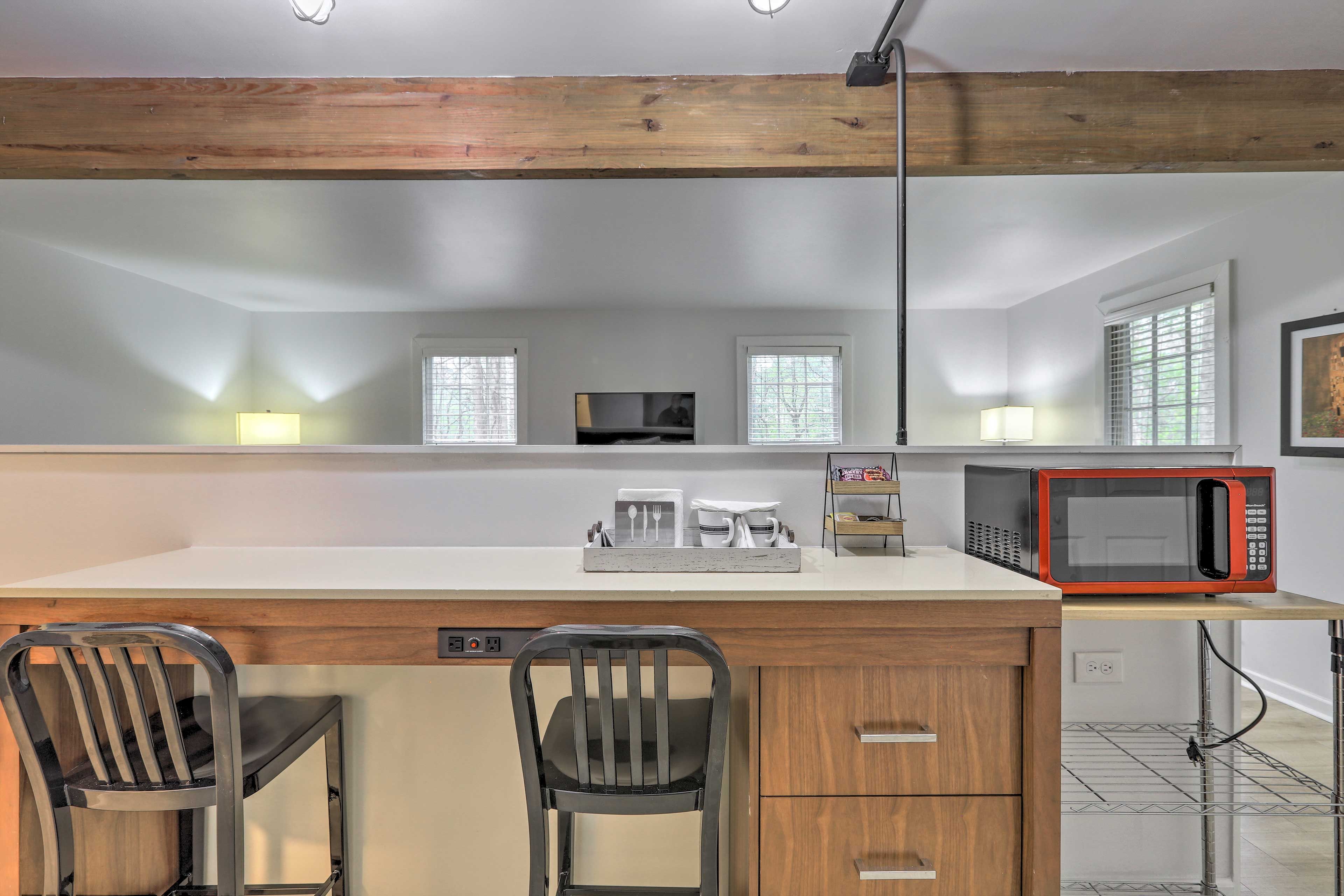 Kitchenette | Coffee & Tea | Trash Bags/Paper Towels