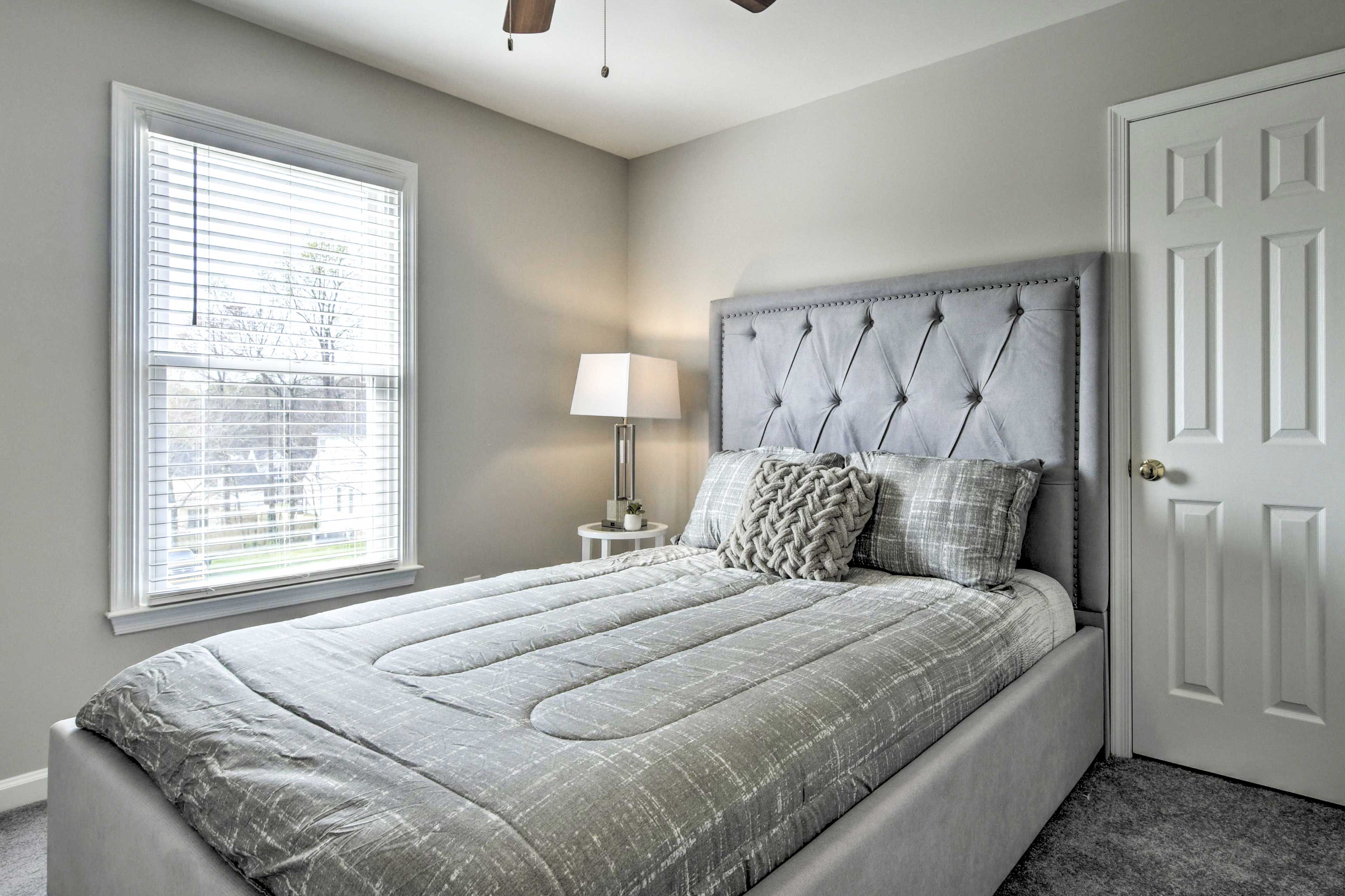 Bedroom 3 | Queen Bed