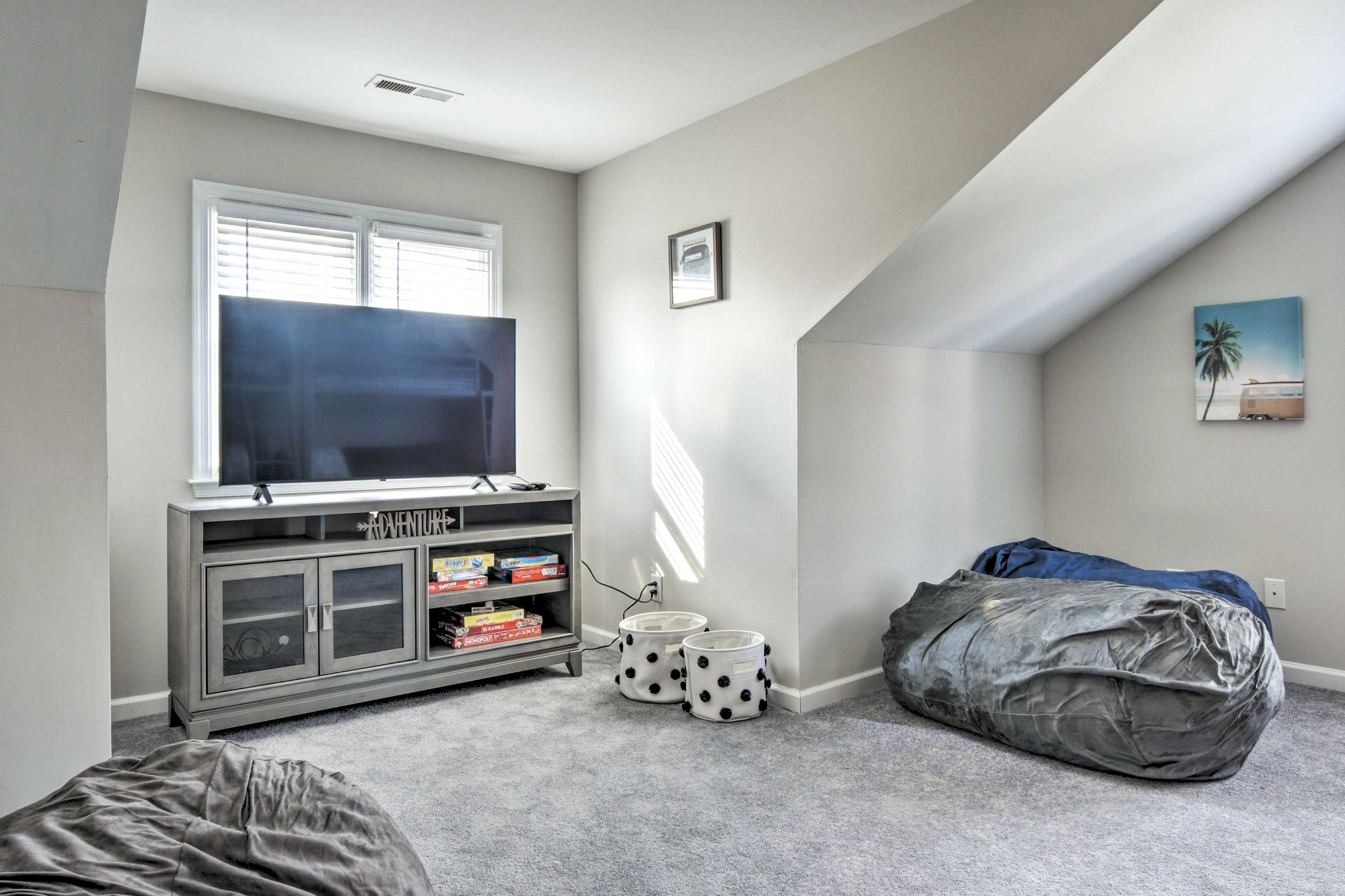 Bedroom 4 | 2 Queen/Futon Bunk Beds