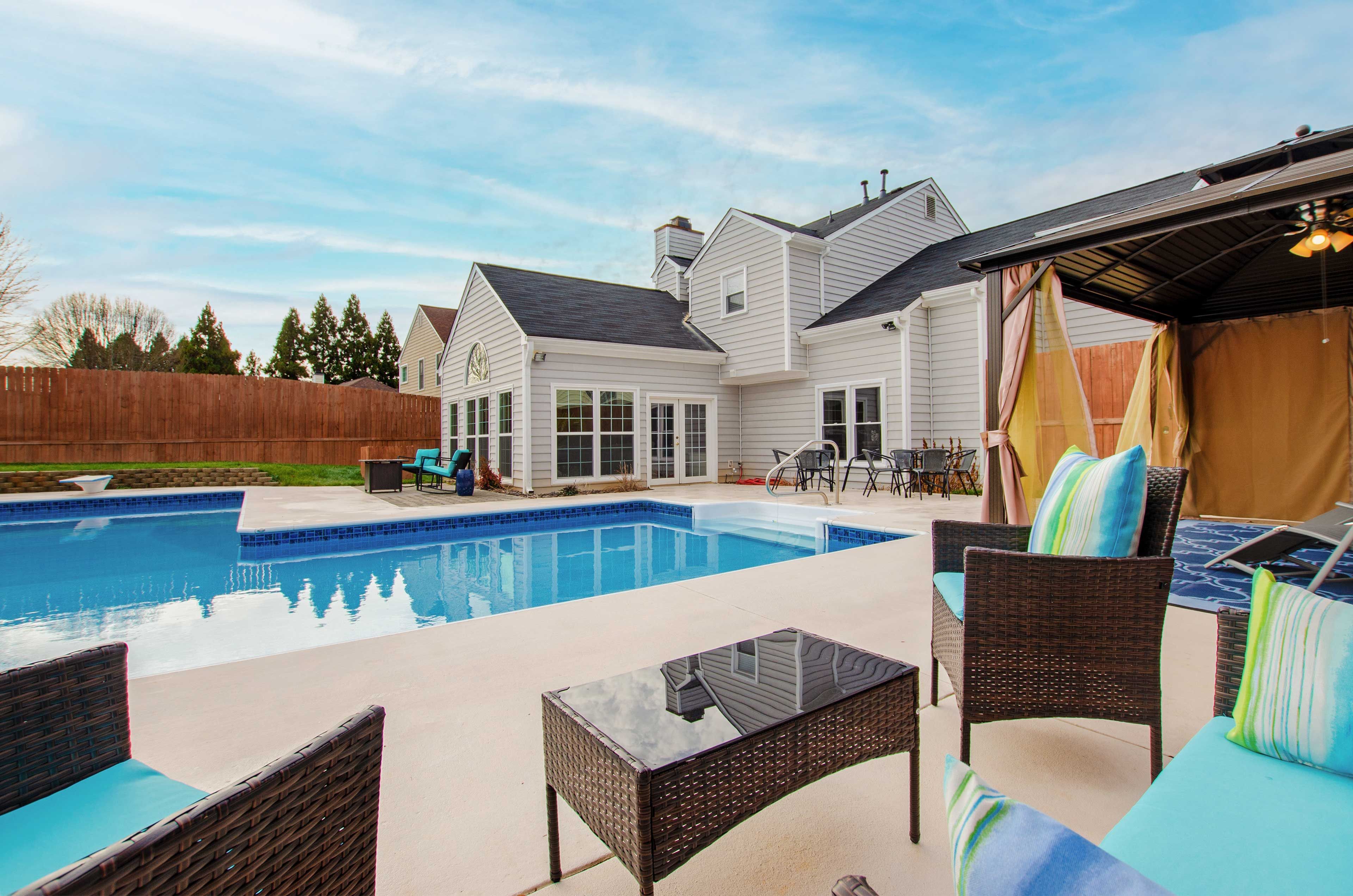 Private Backyard | Outdoor Seating