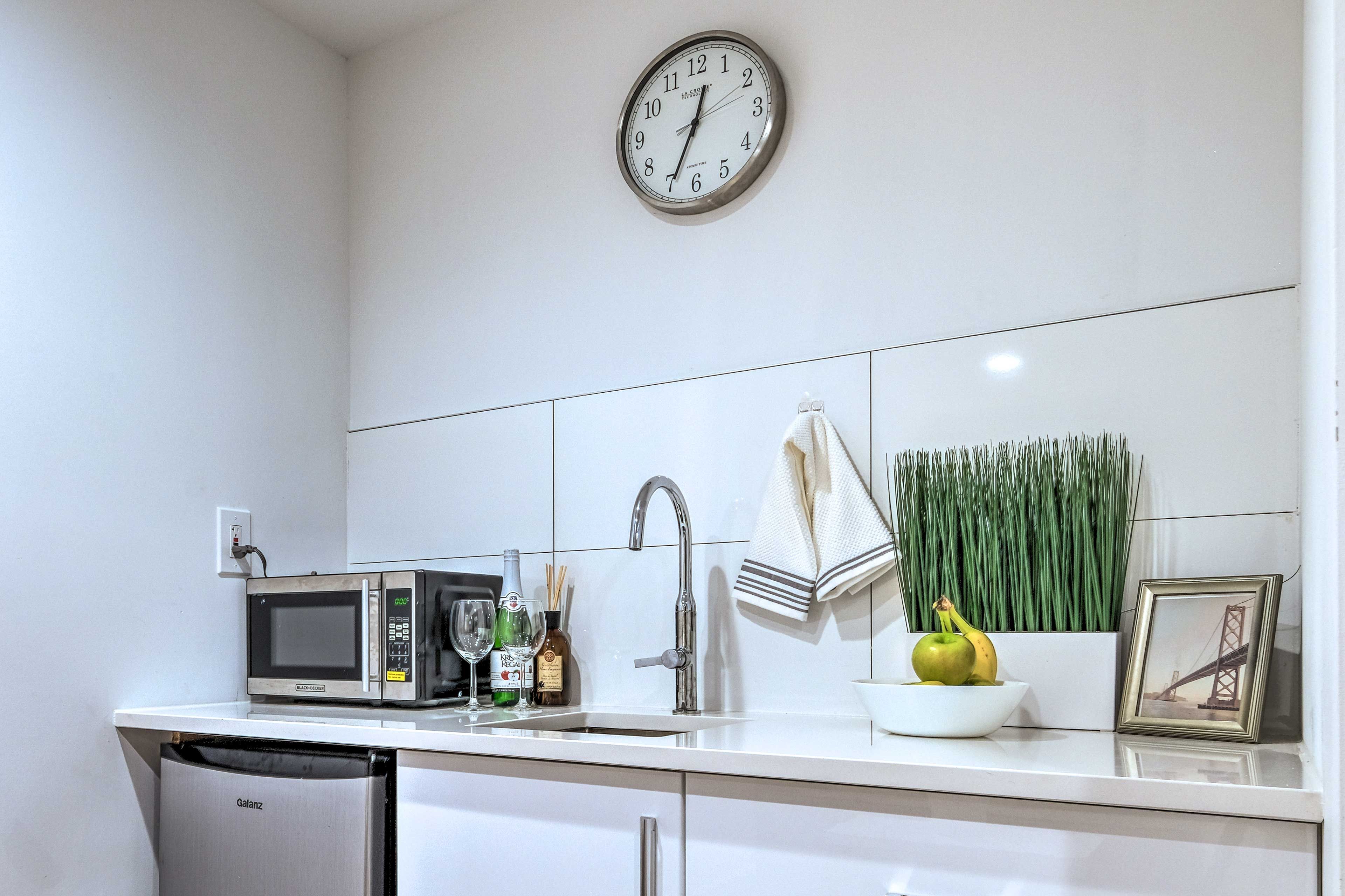 Well-Equipped Kitchenette