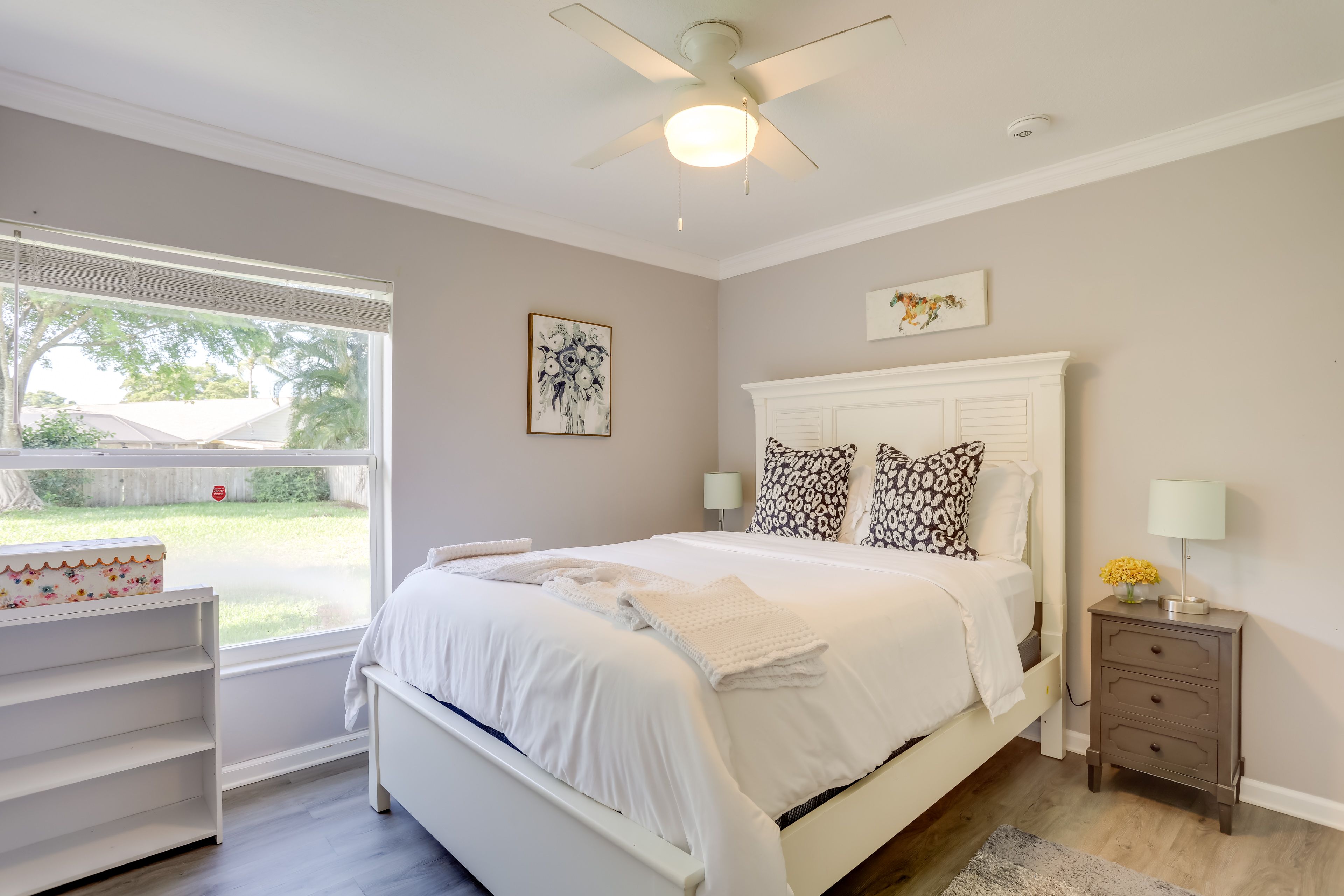 Bedroom 2 | Queen Bed | Smart TV