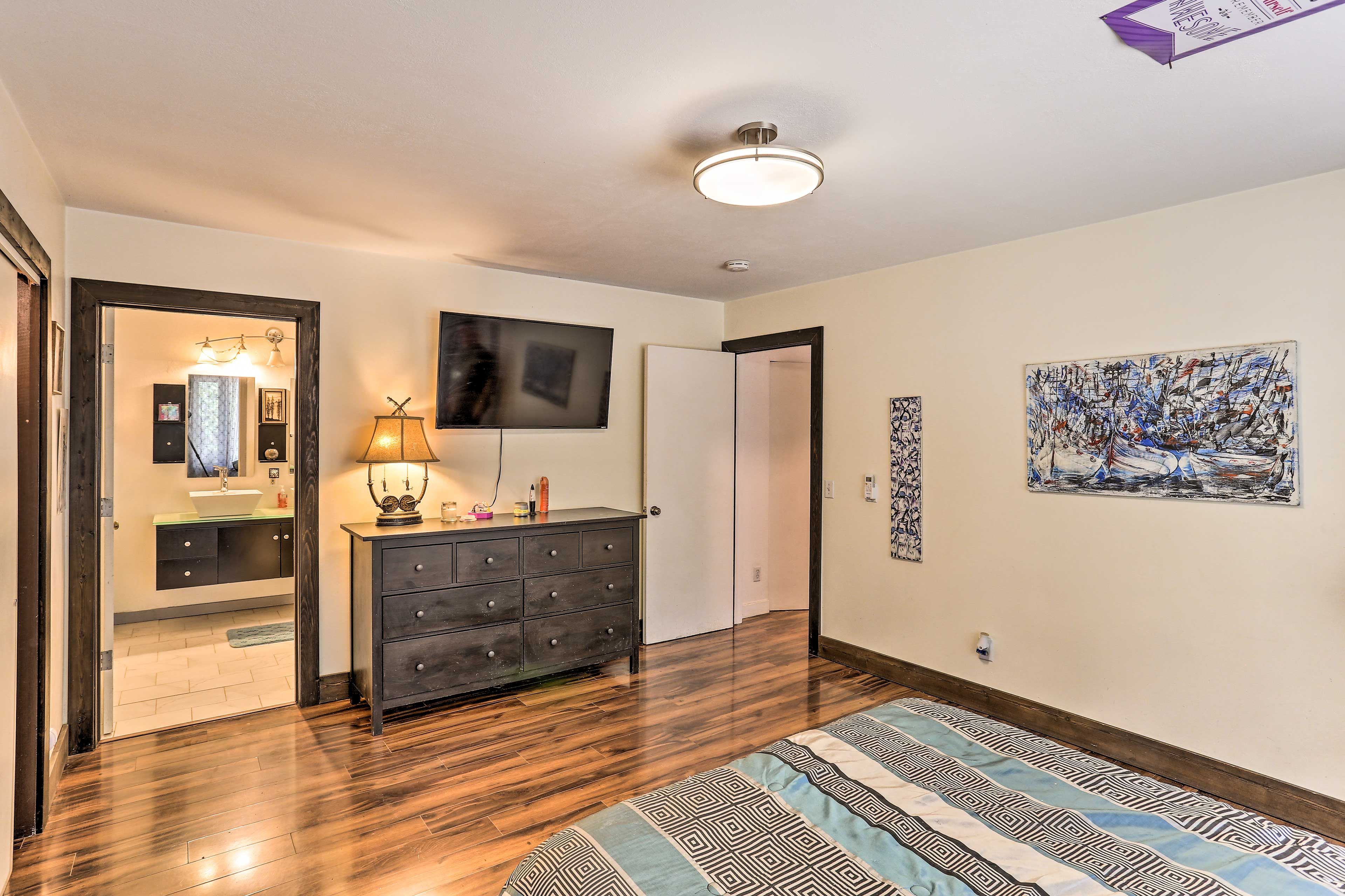 Bedroom 1 | Smart TV | En-Suite Bathroom | Walk-In Closet