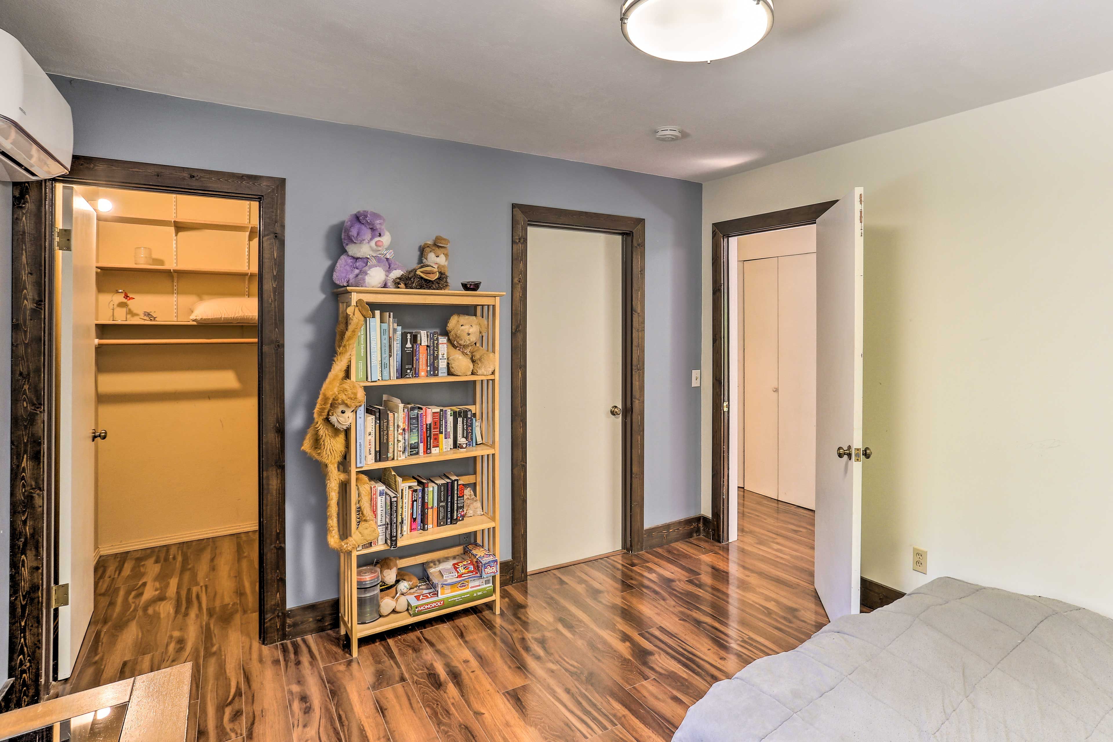 Bedroom 2 | Walk-In Closet | Books | Board Games