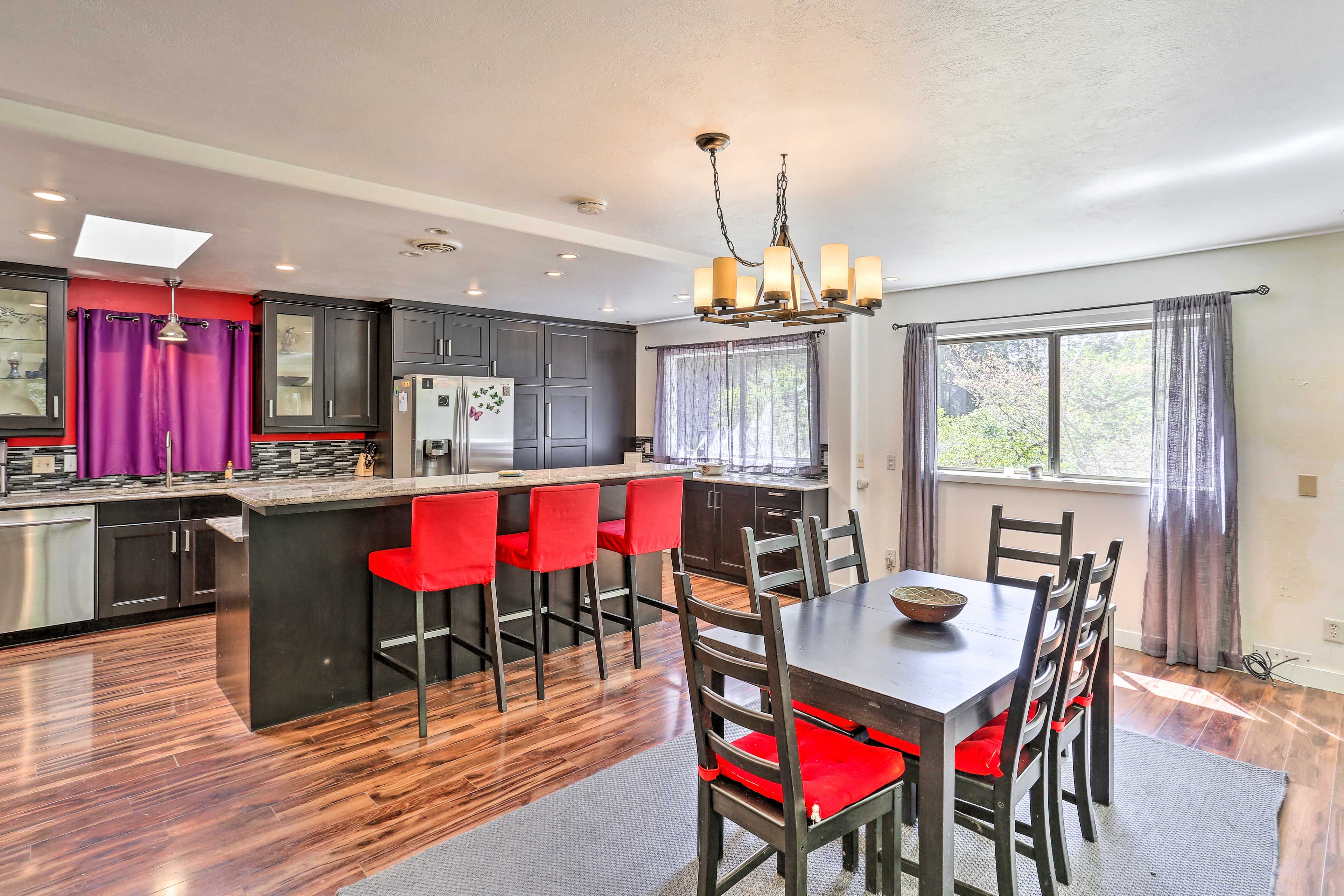 Dining Room | Breakfast Bar