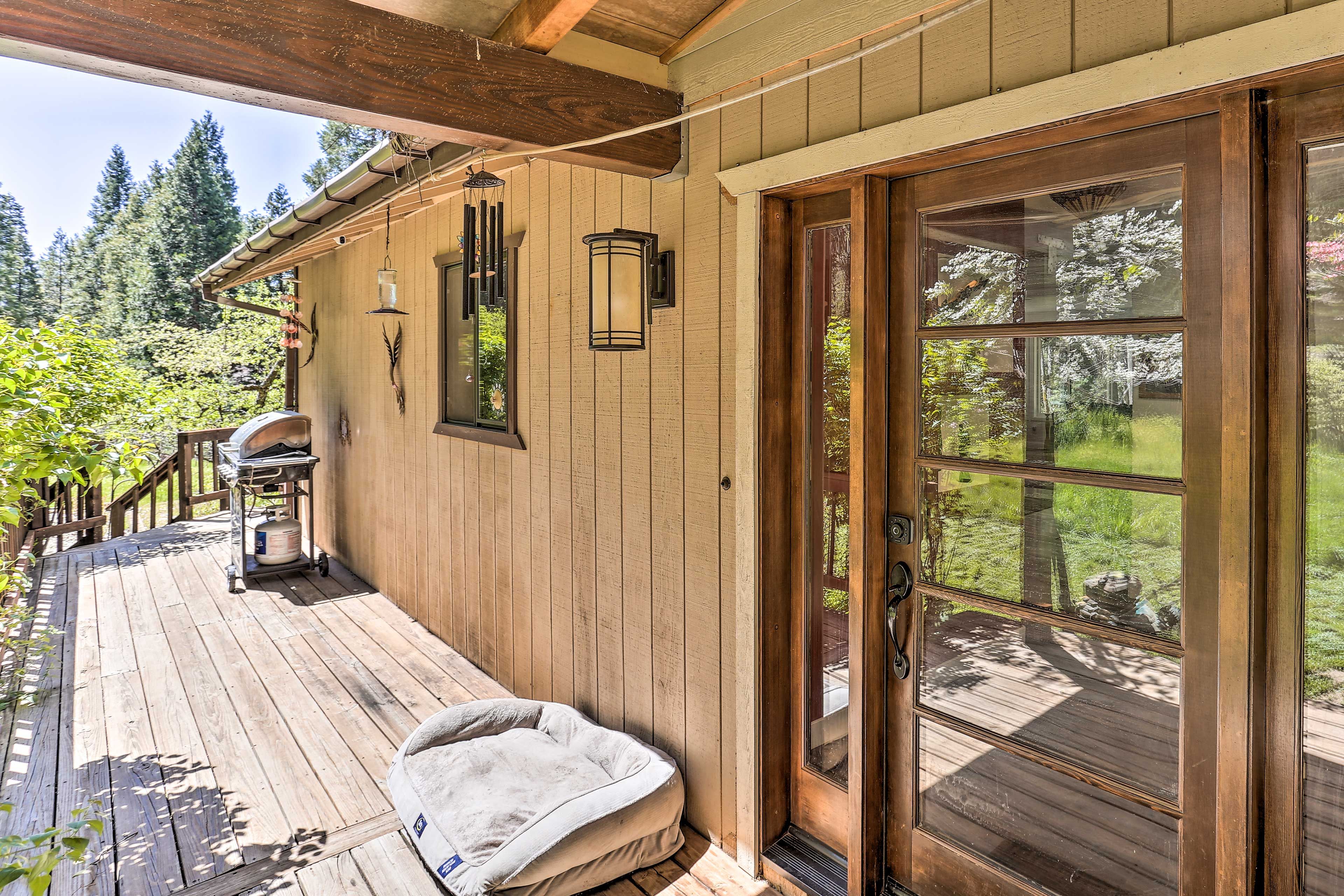 Wraparound Deck | Gas Grill | Front Entrance