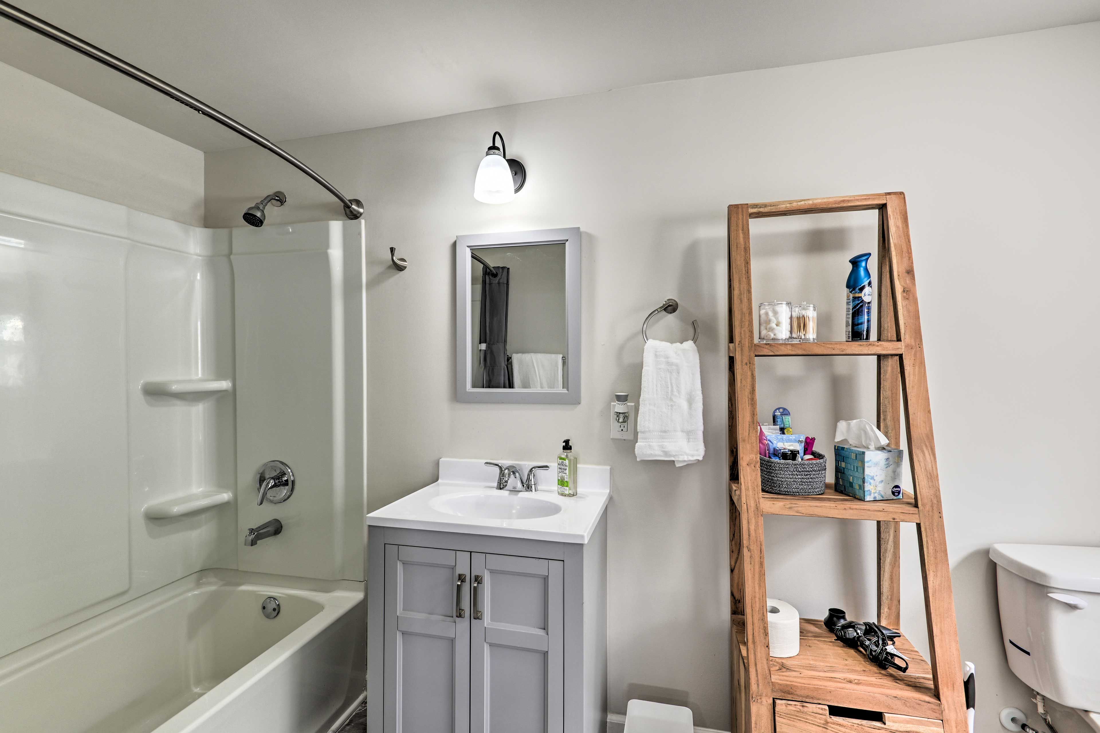 Full Bathroom