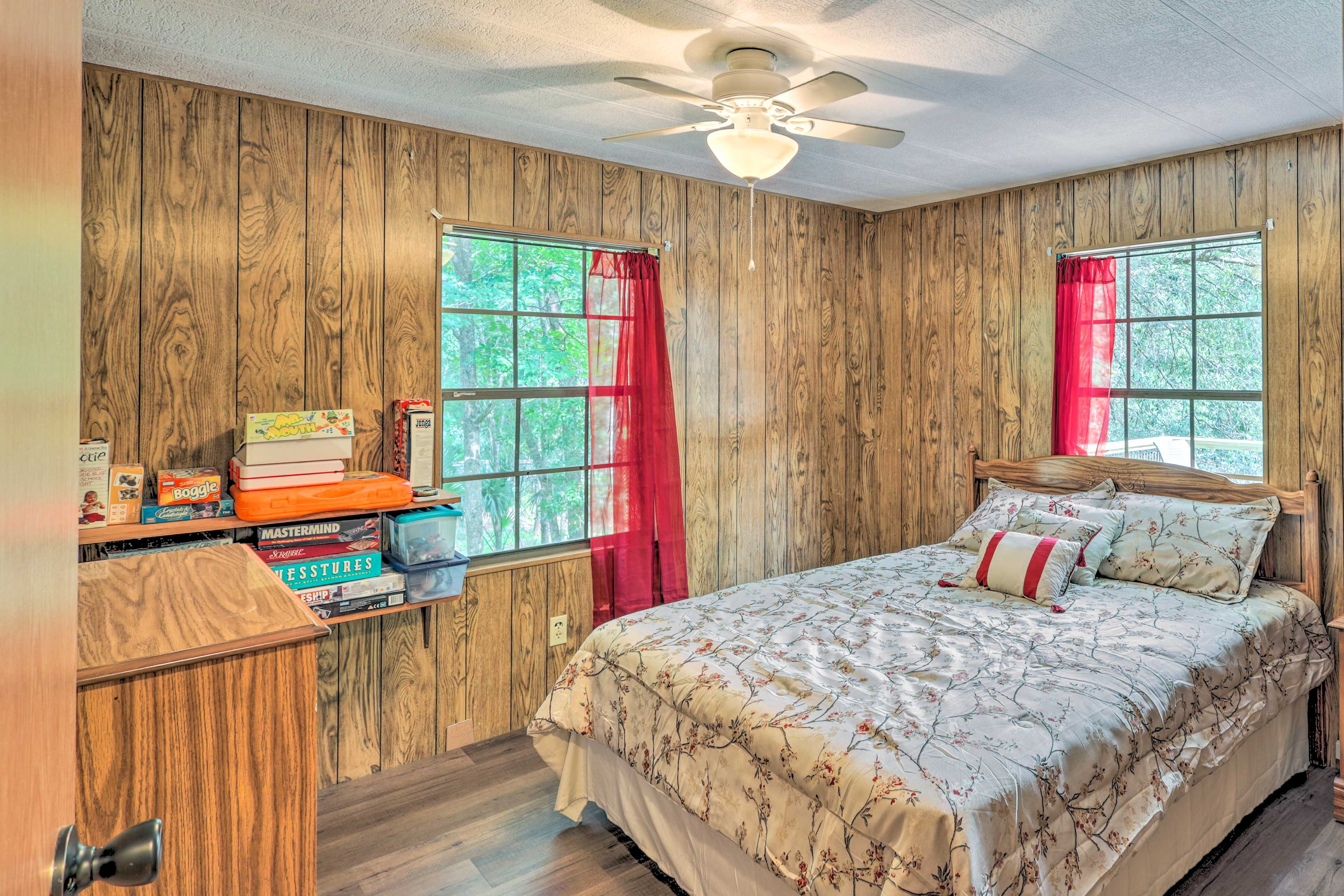 Bedroom 2 | Queen Bed