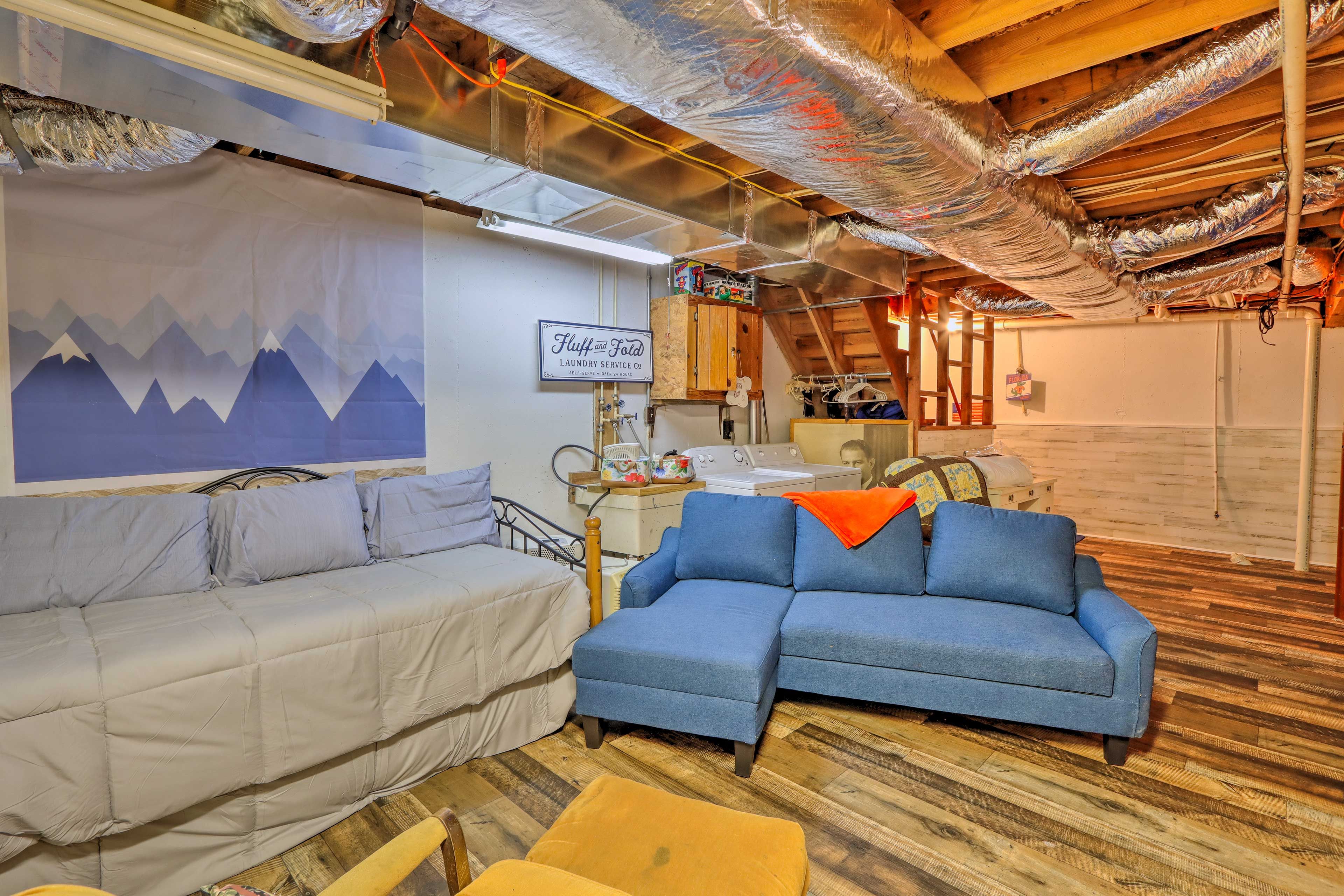 Lower Level | Twin Daybed | Twin Trundle Bed | Washer & Dryer
