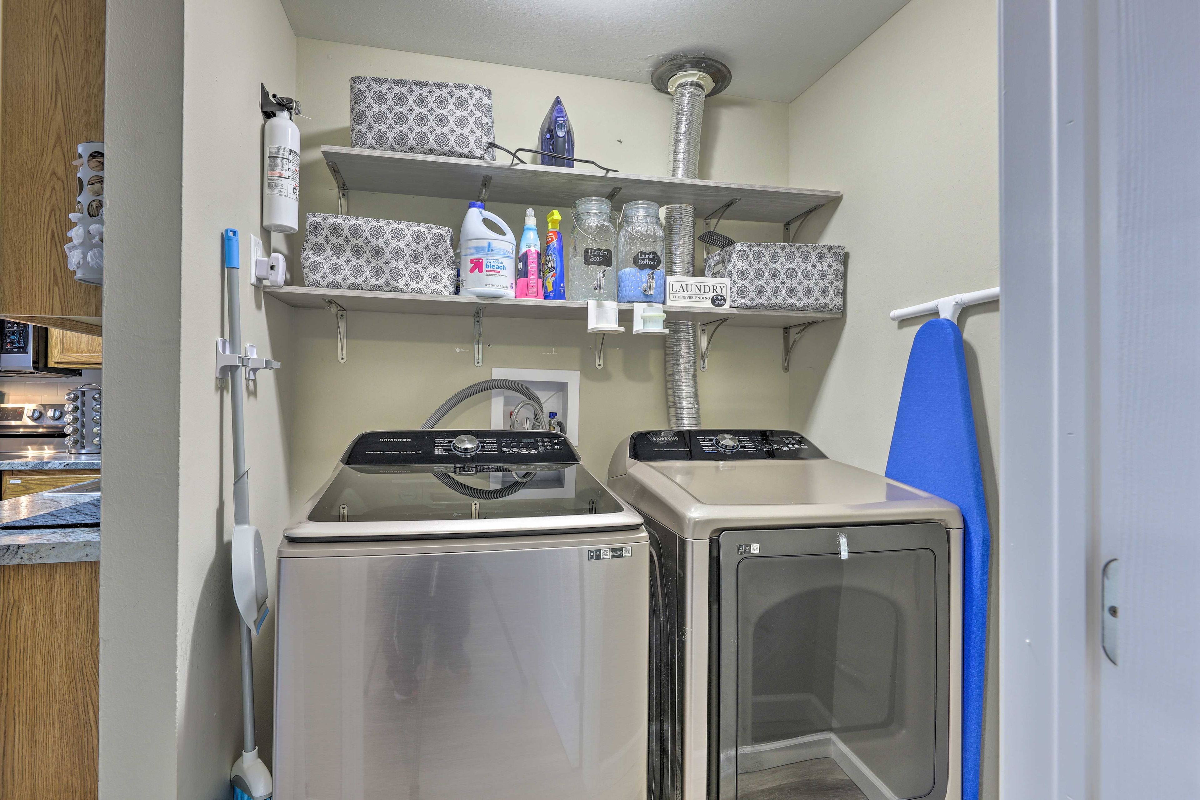 Laundry Room | Washer & Dryer