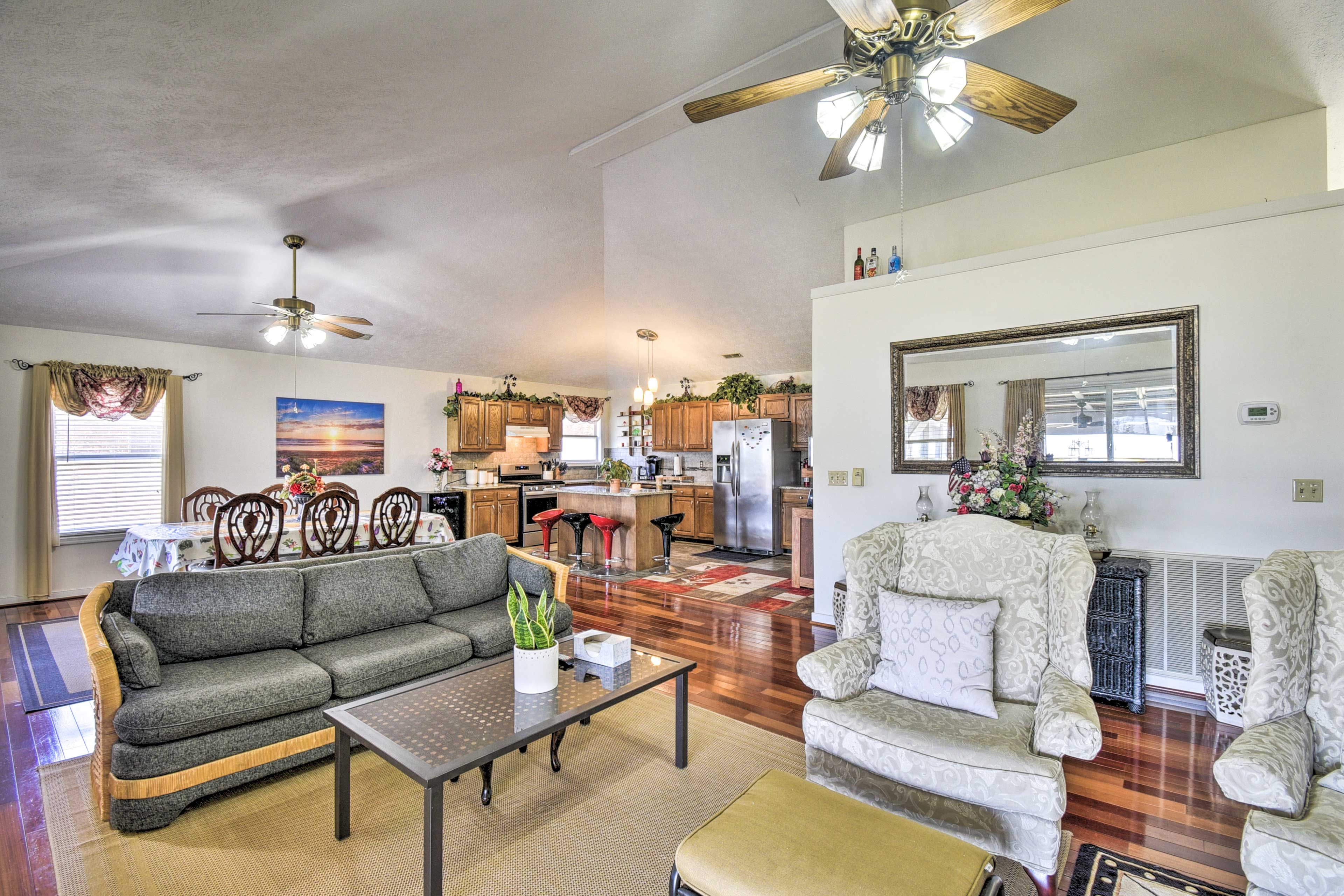 Living Room | Free WiFi
