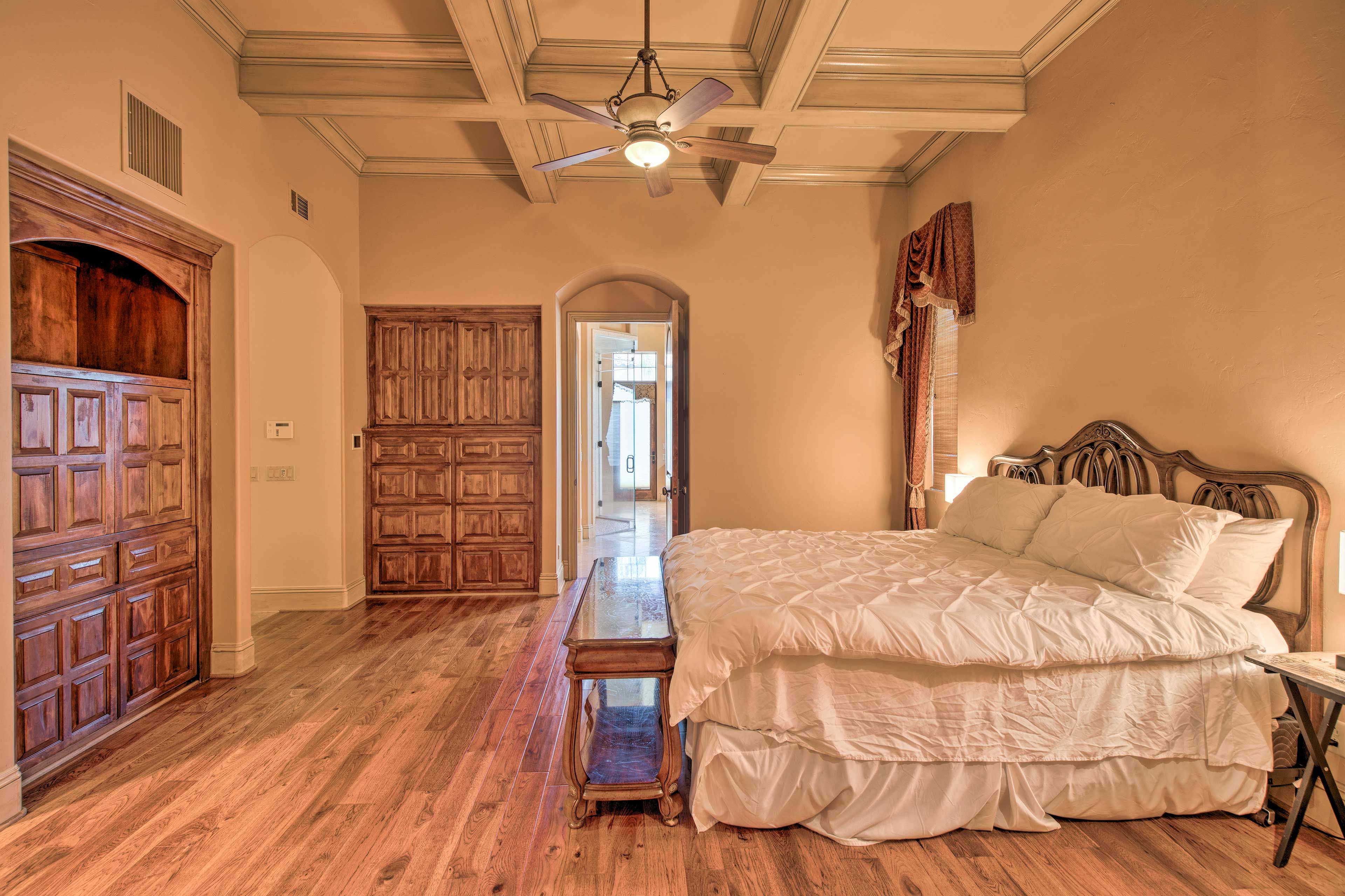 Bedroom 1 | Linens Provided | En-Suite Bathroom