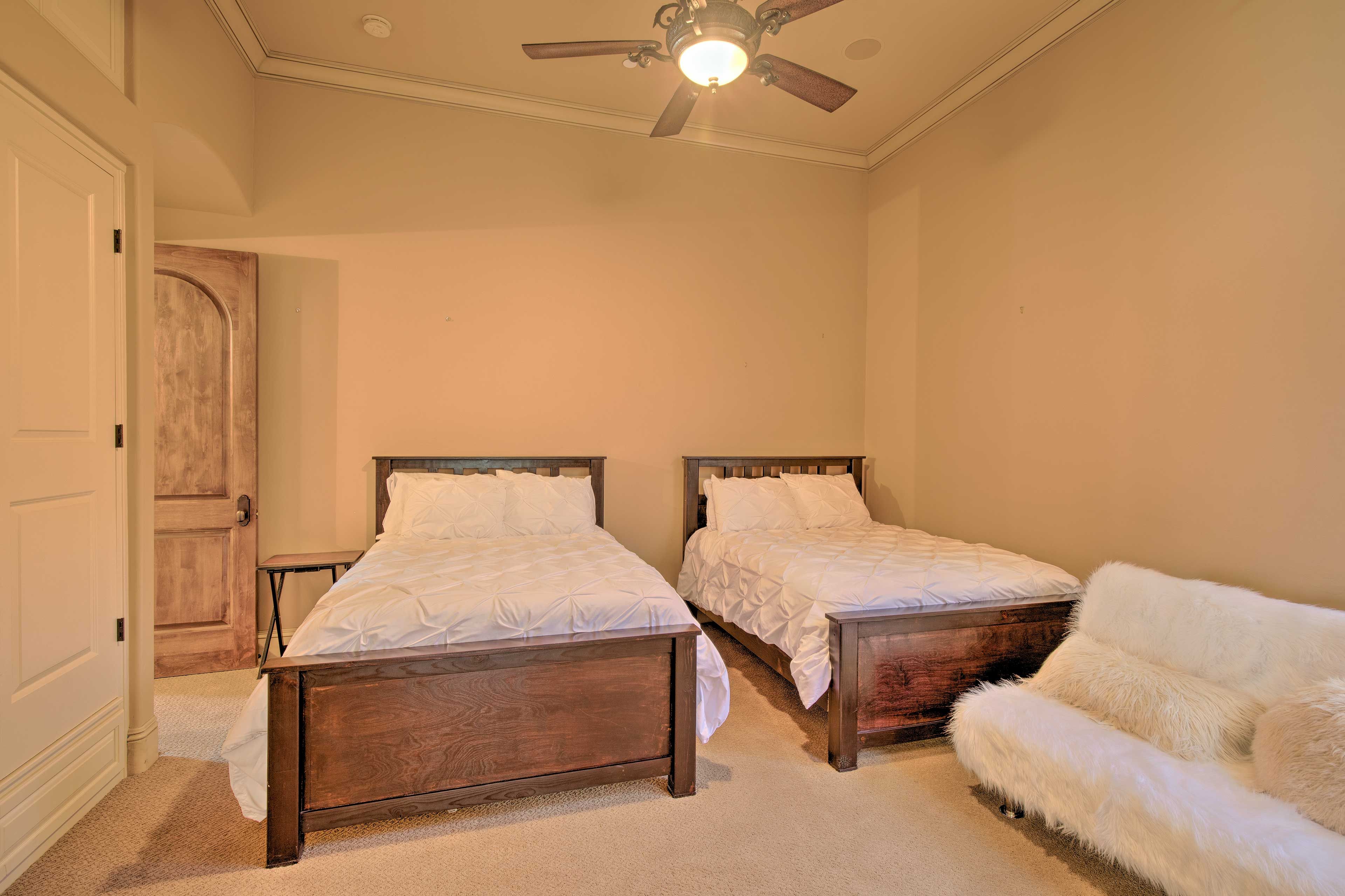 Bedroom 3 | 2 Full Beds | Futon