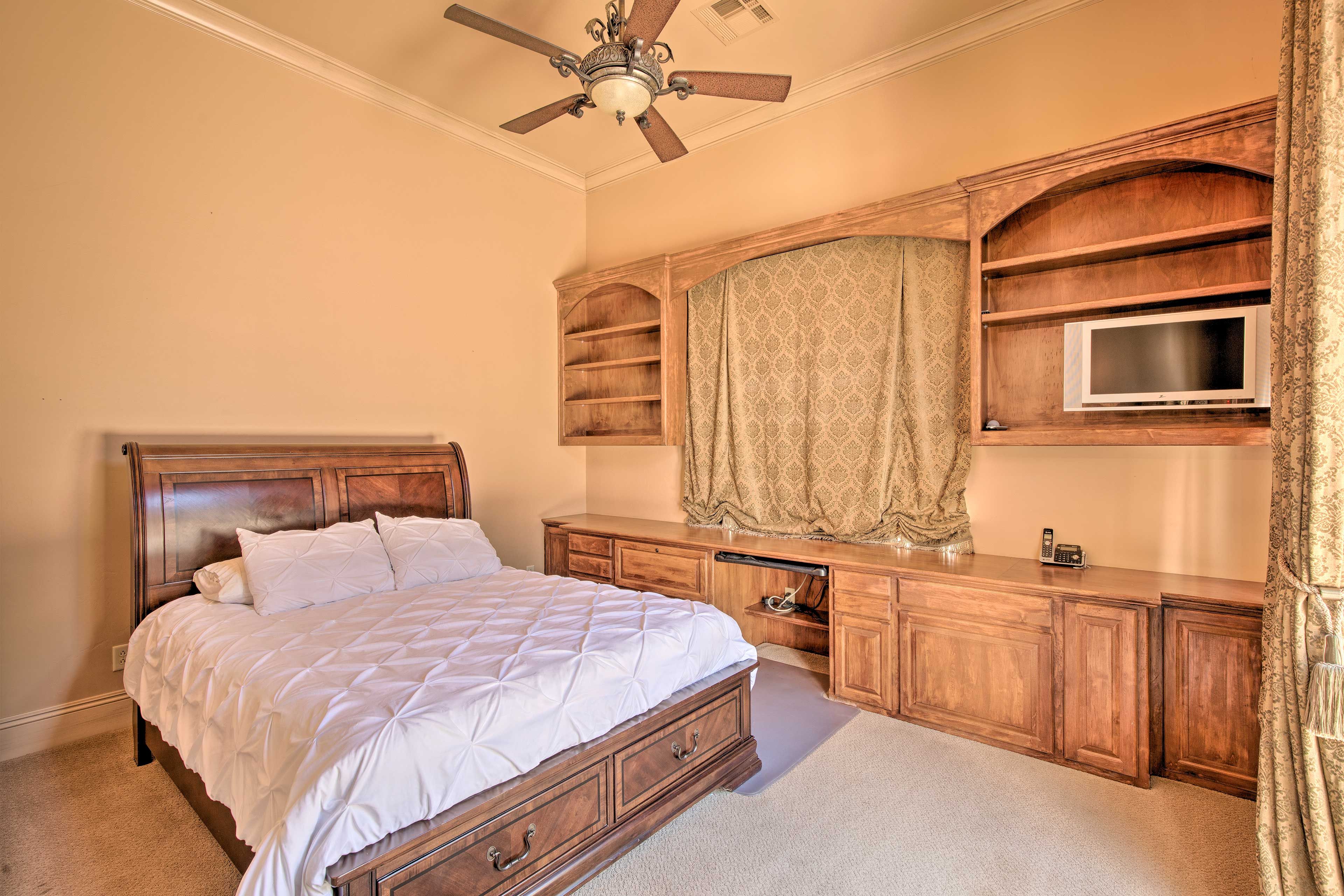 Bedroom 2 | Queen Bed