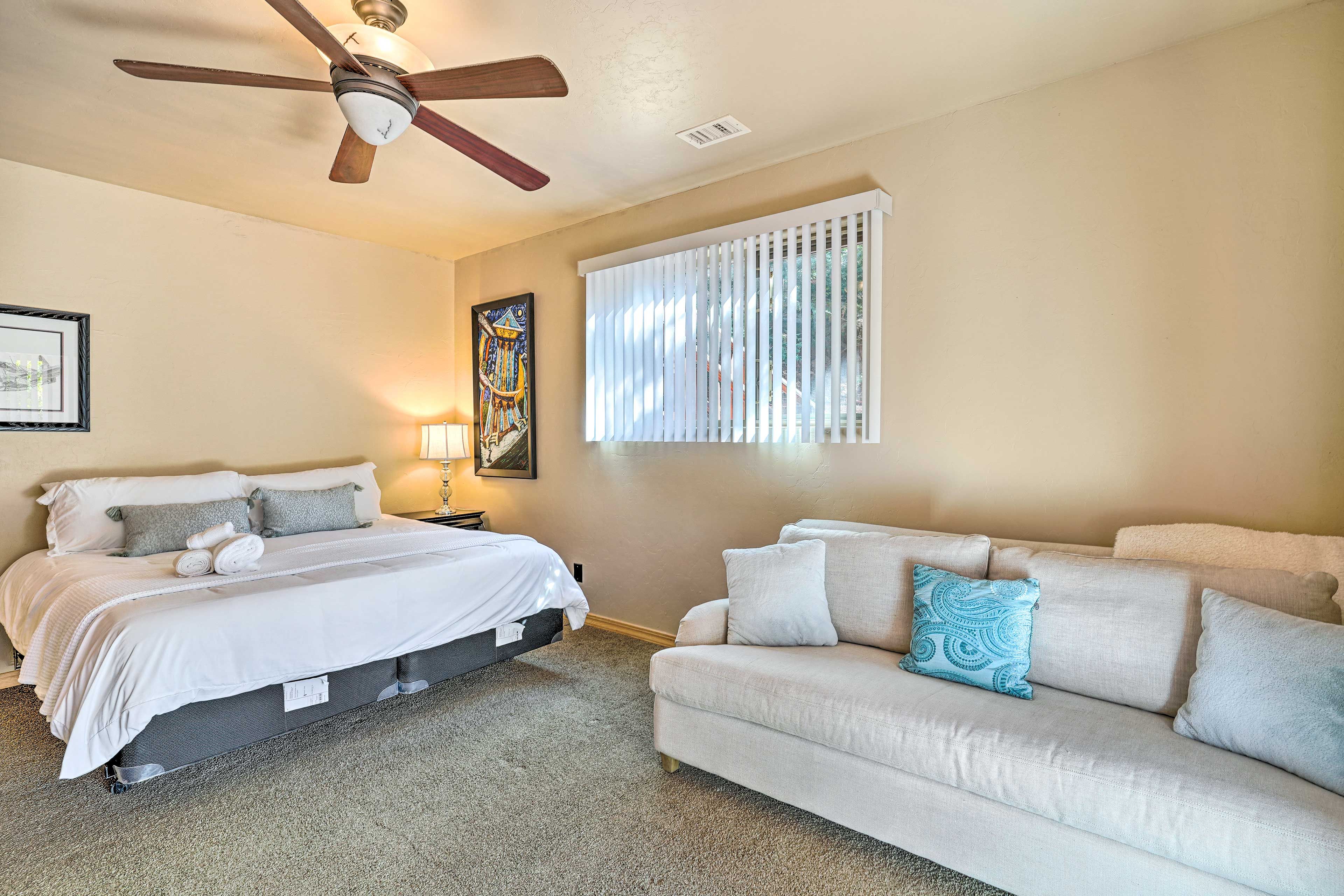 Bedroom 4 | King Bed | Queen Bed