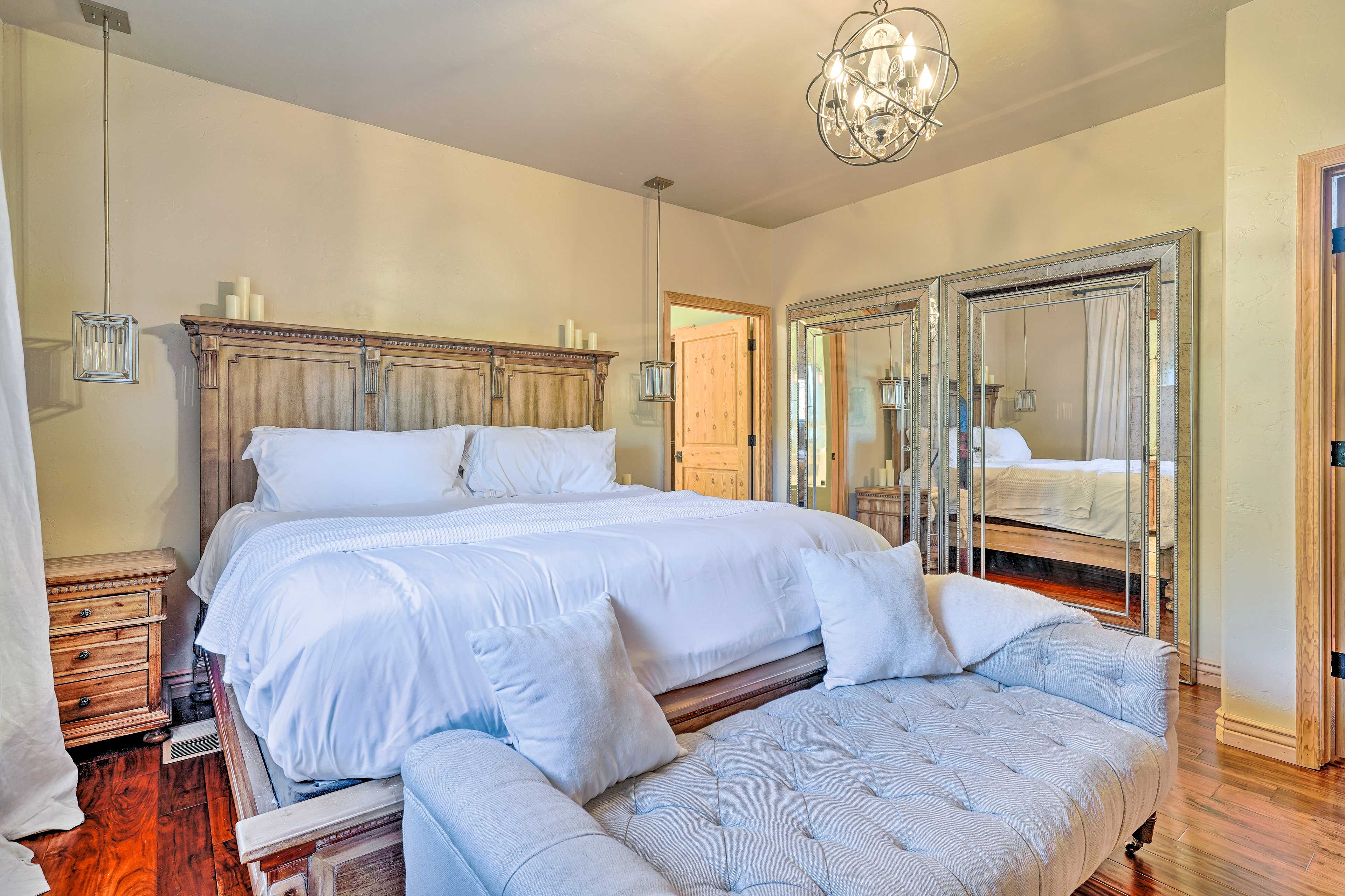 Bedroom 2 | King Bed