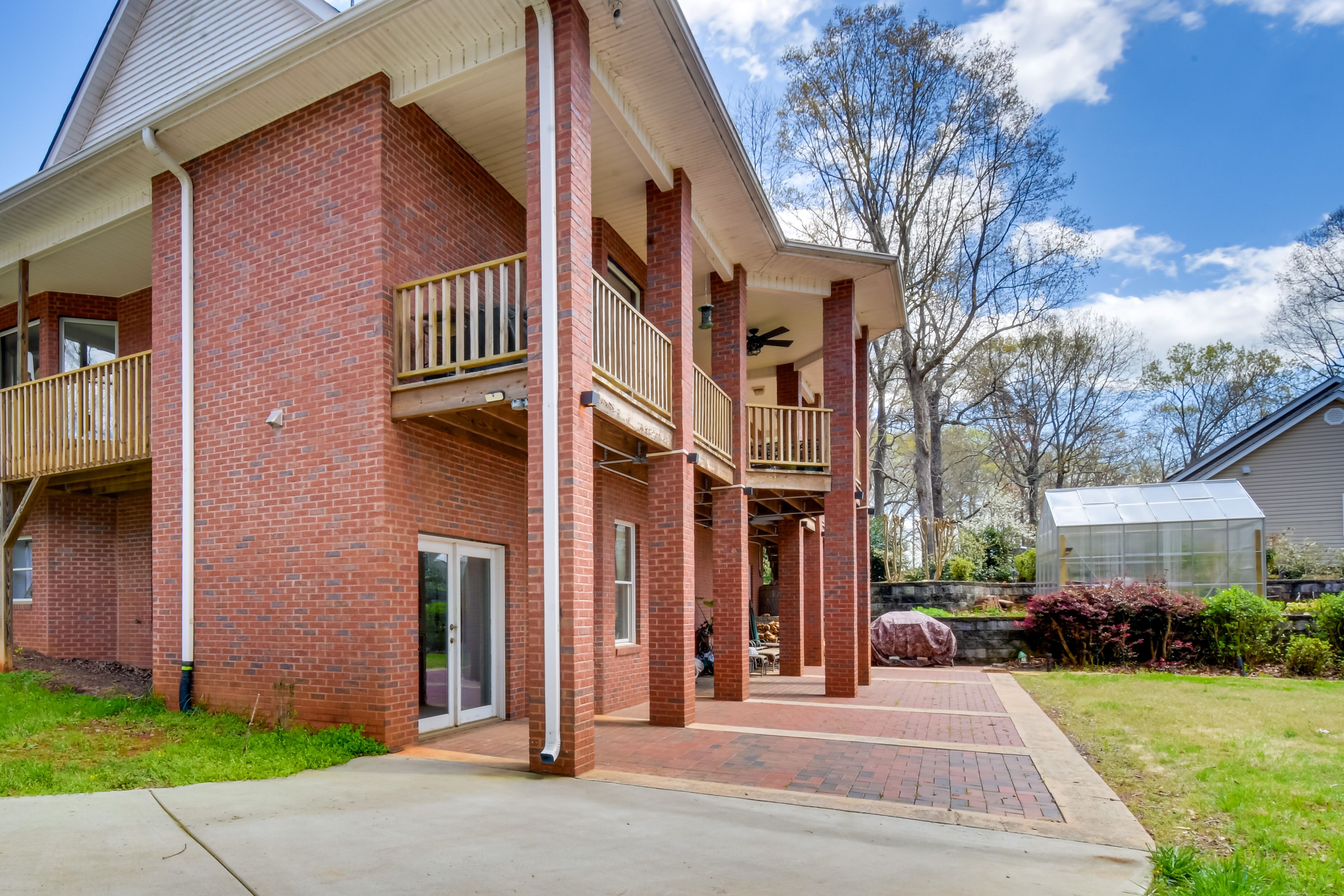 Property Exterior | Private Patio