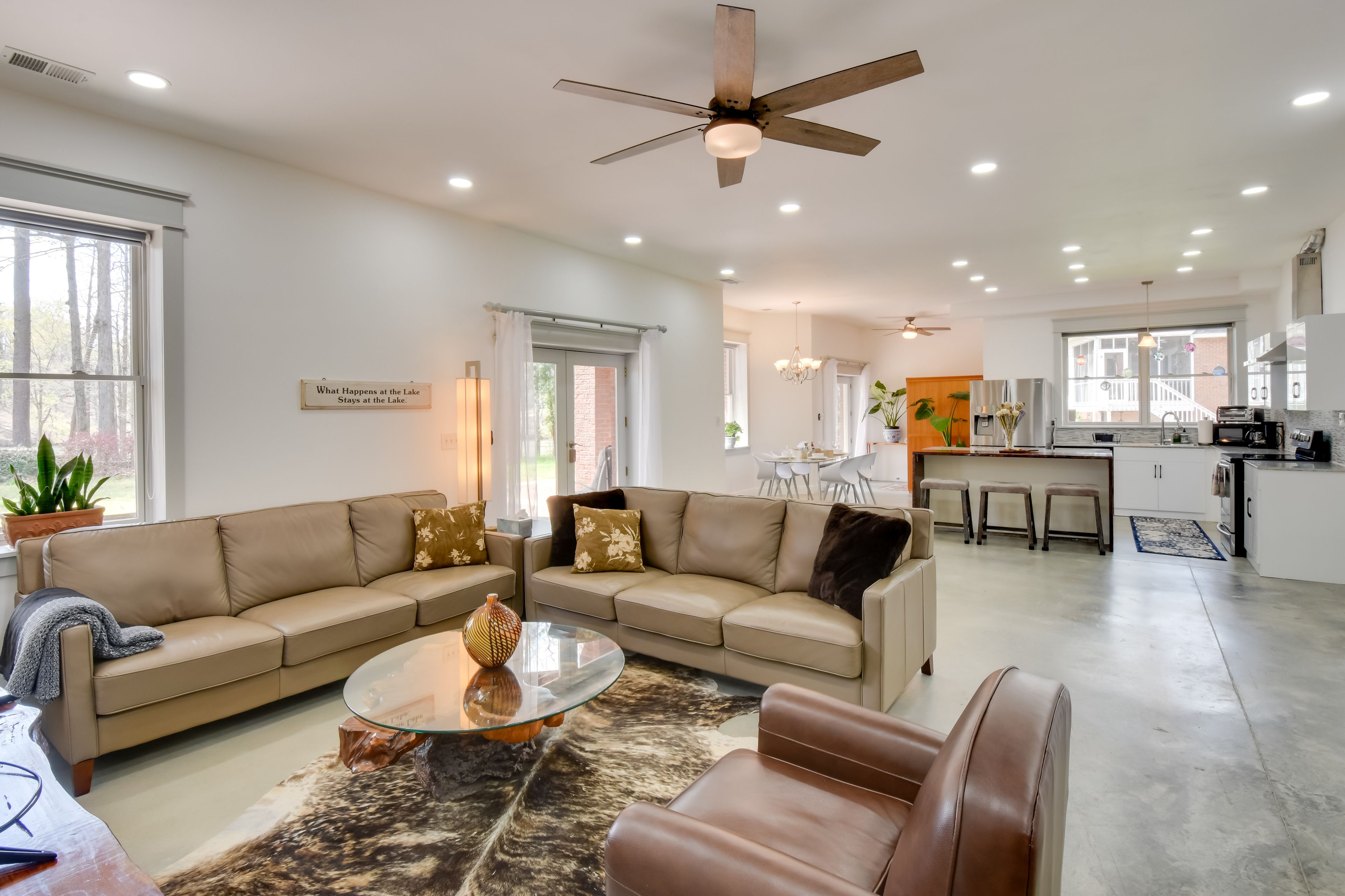 Living Room | Main Level | Free WiFi