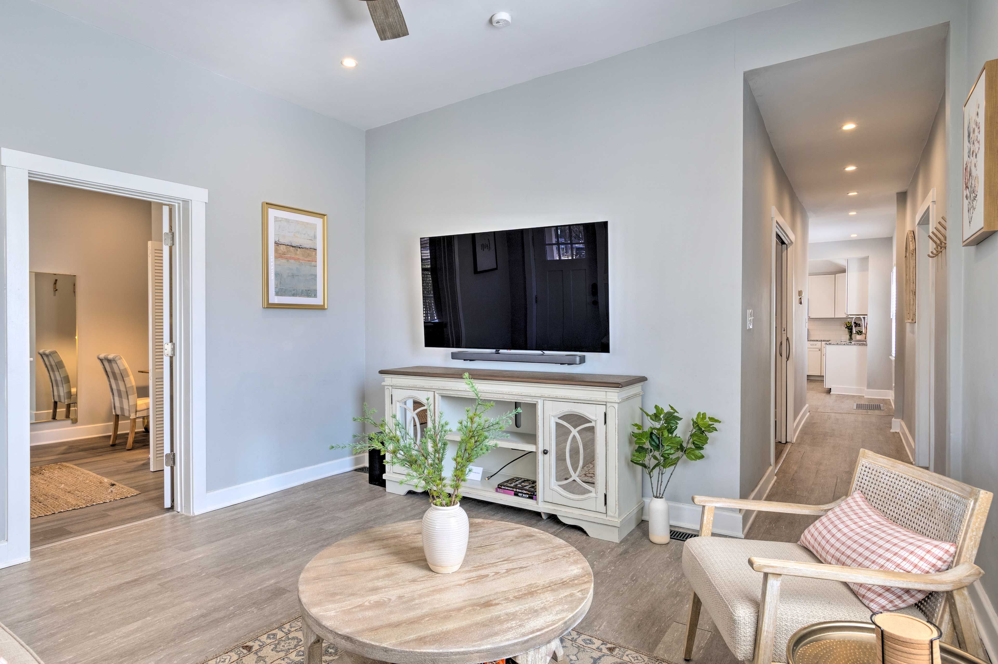 Living Room | Smart TV w/ Soundbar