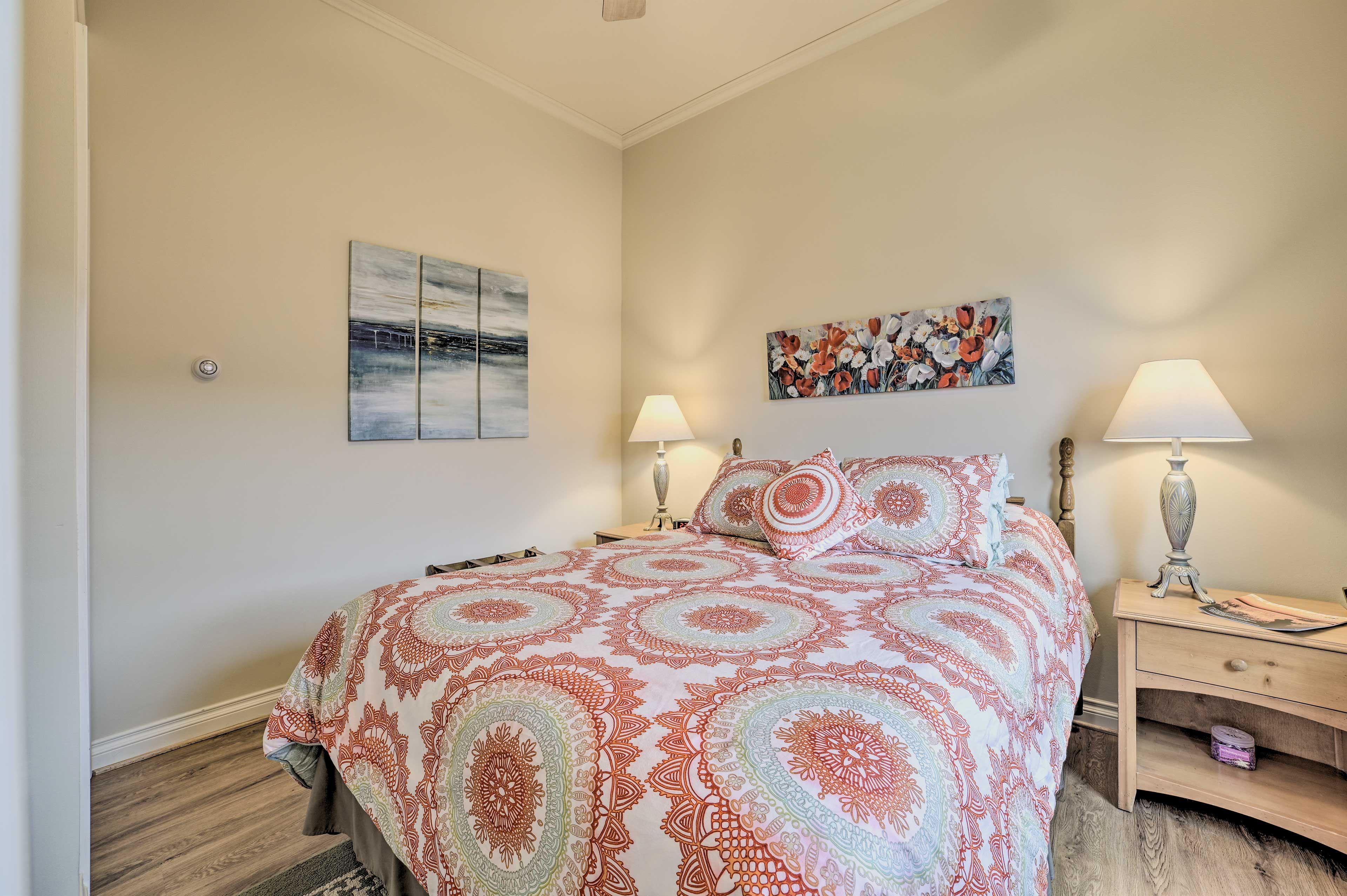 Bedroom | 3 Steps Required | Queen Bed