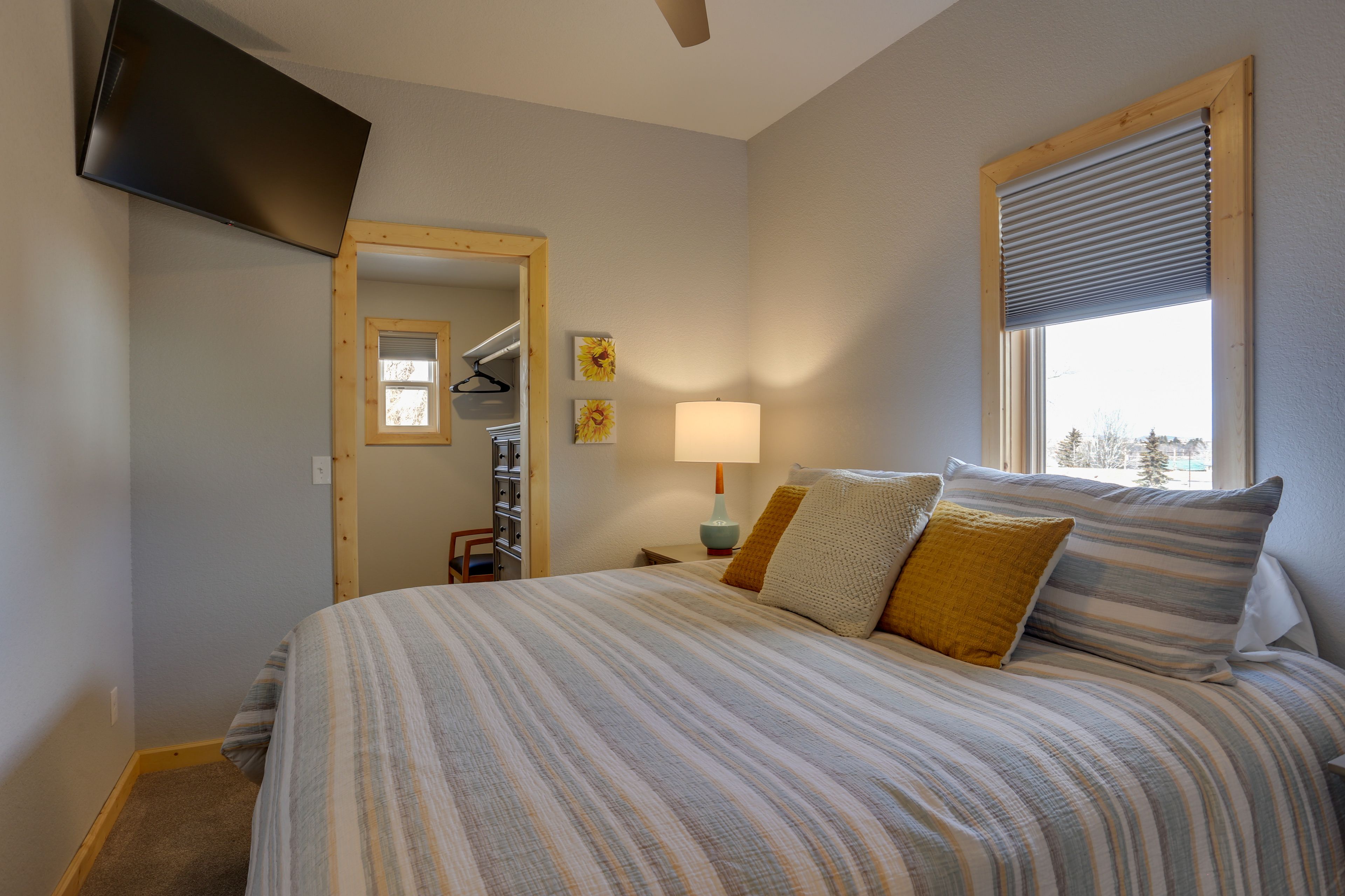 Bedroom 1 | King Bed | Walk-In Closet | Smart TV | Linens Provided