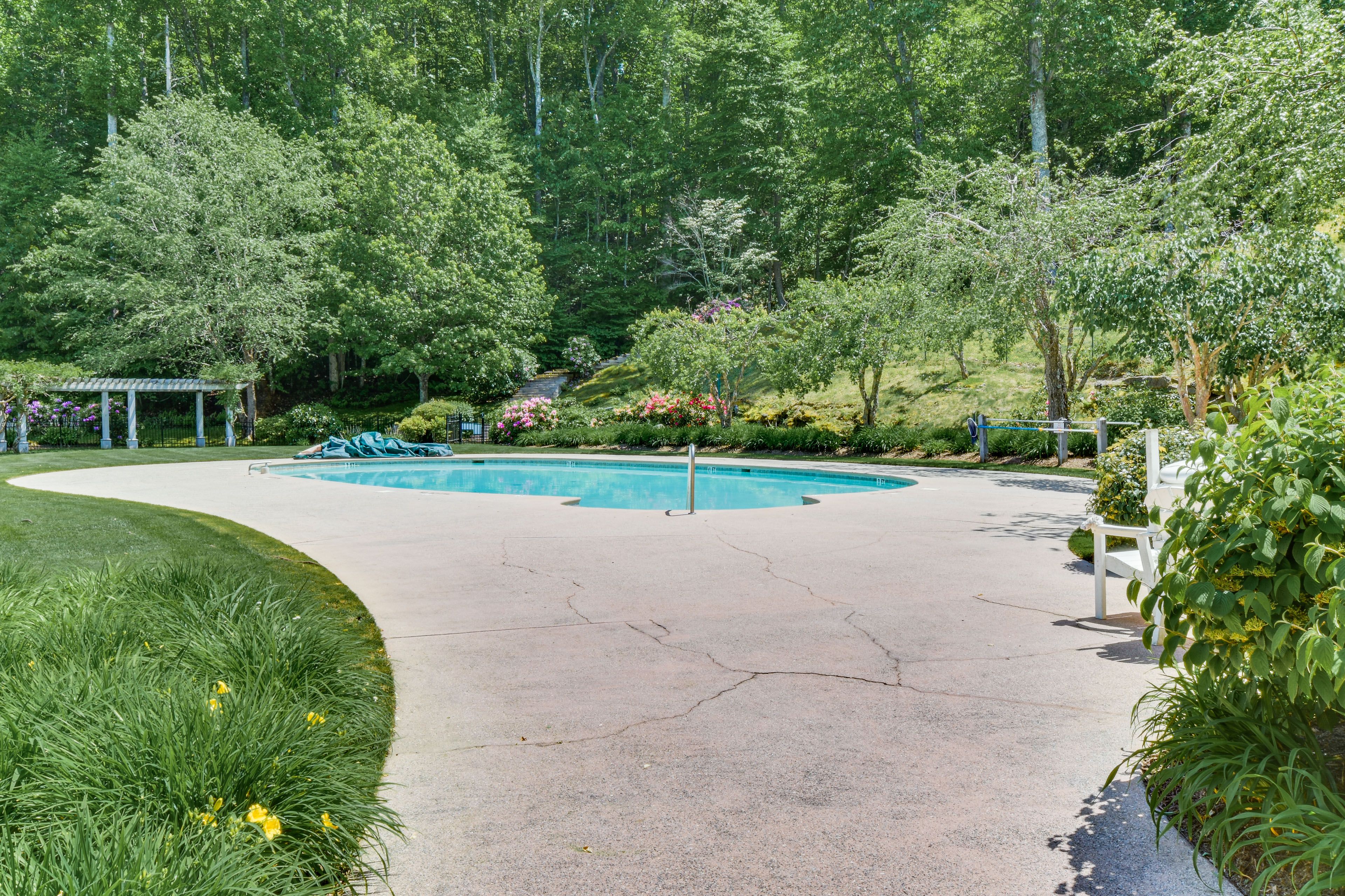 Trillium Links and Lake Club | Community Amenities | Outdoor Pool | Hot Tub