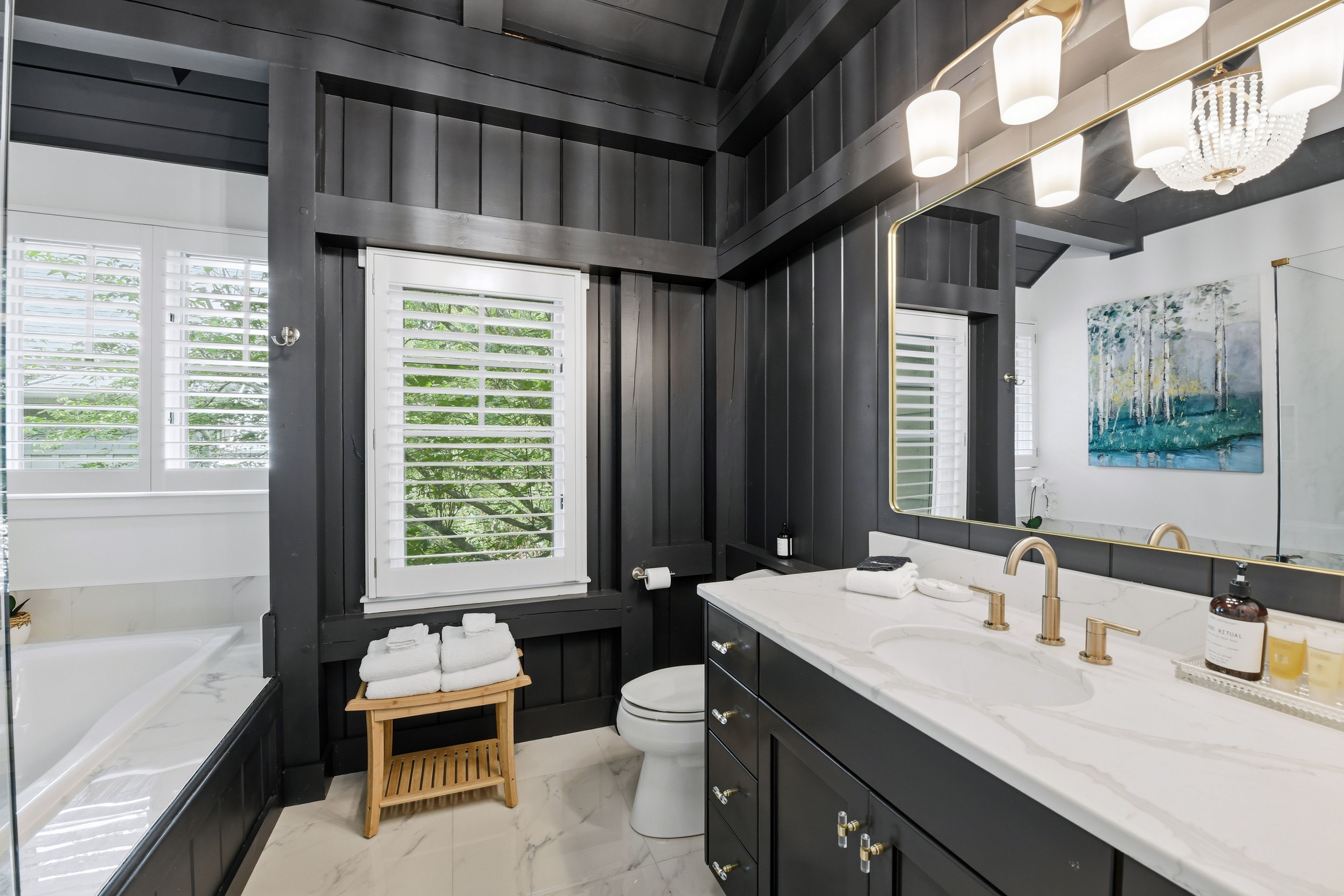 En-Suite Bathroom | Towels Provided