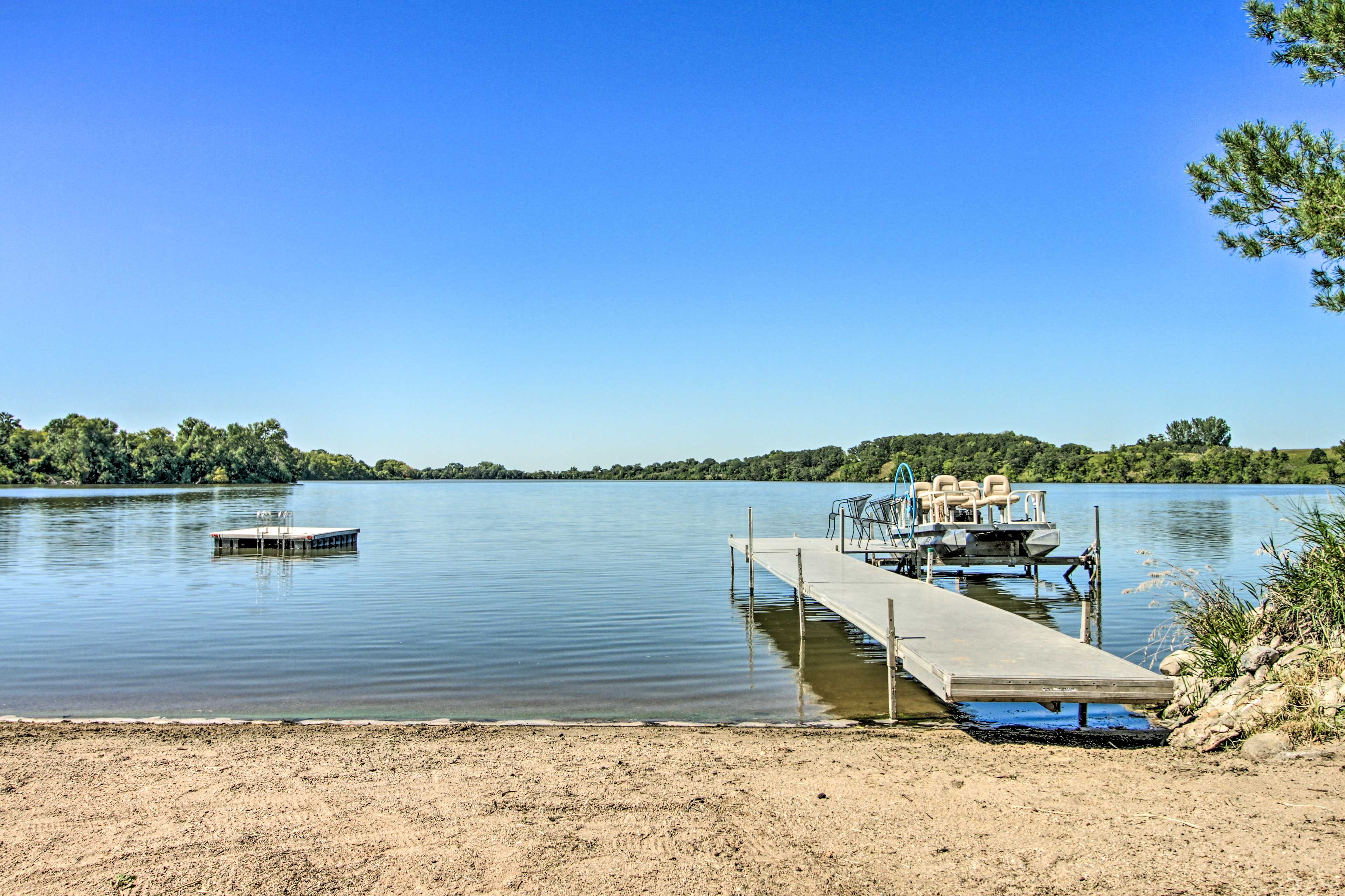 Quam Lake Access | Private Beach | 2 Kayaks | Dock
