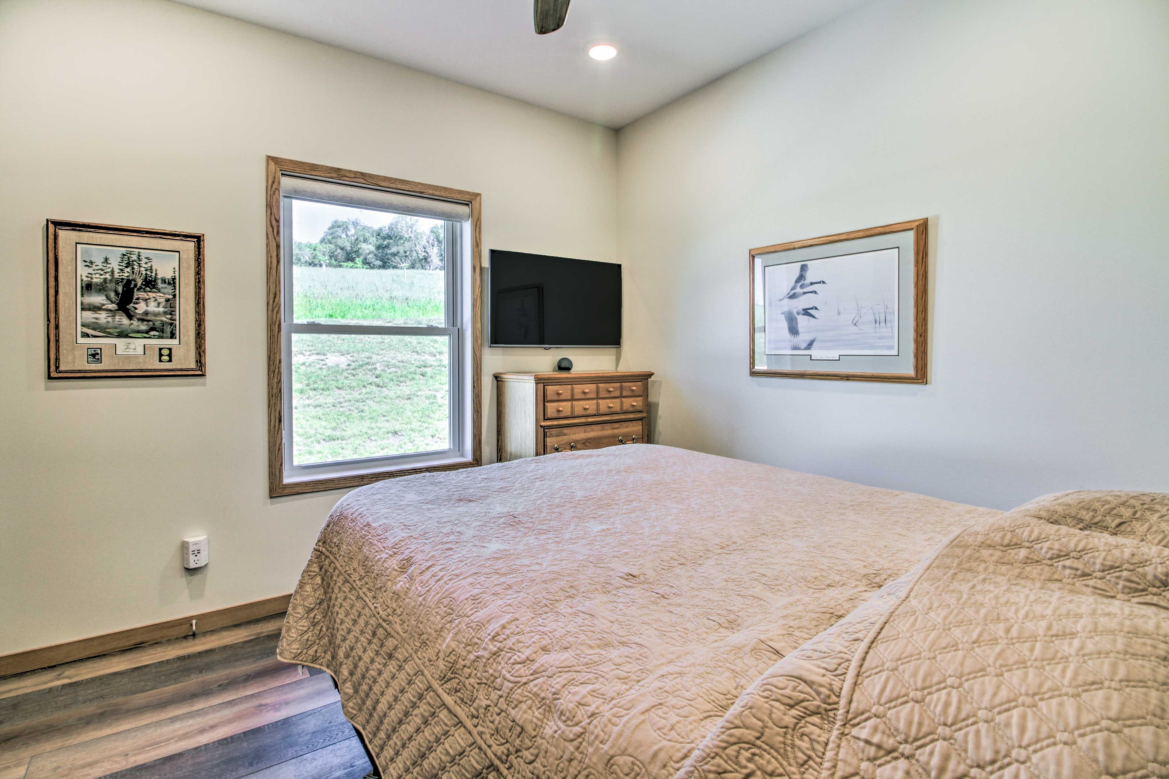 Bedroom 1 | Queen Bed | Linens Provided | Smart TV