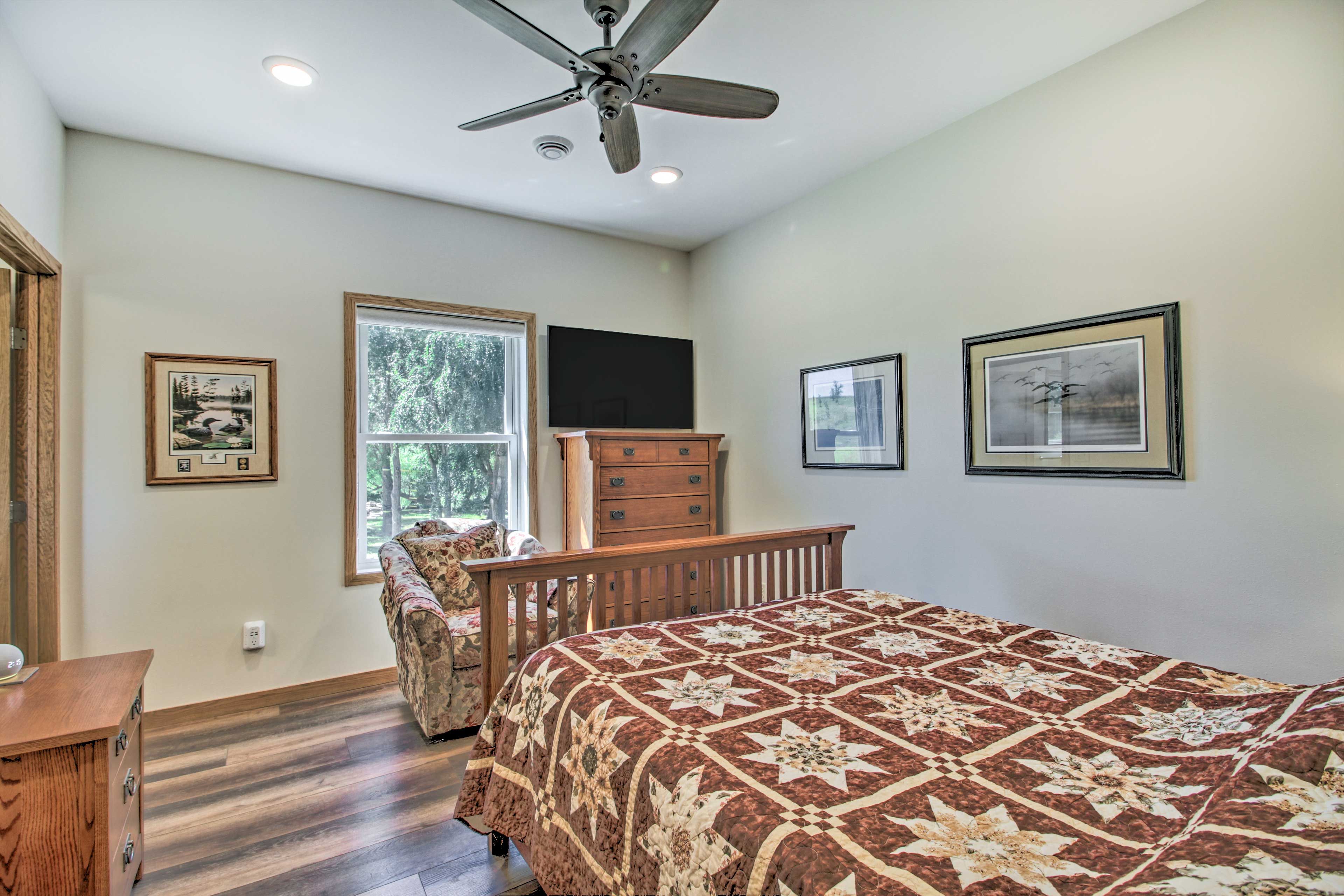 Bedroom 2 | Queen Bed | Pack 'n Play Available | Smart TV