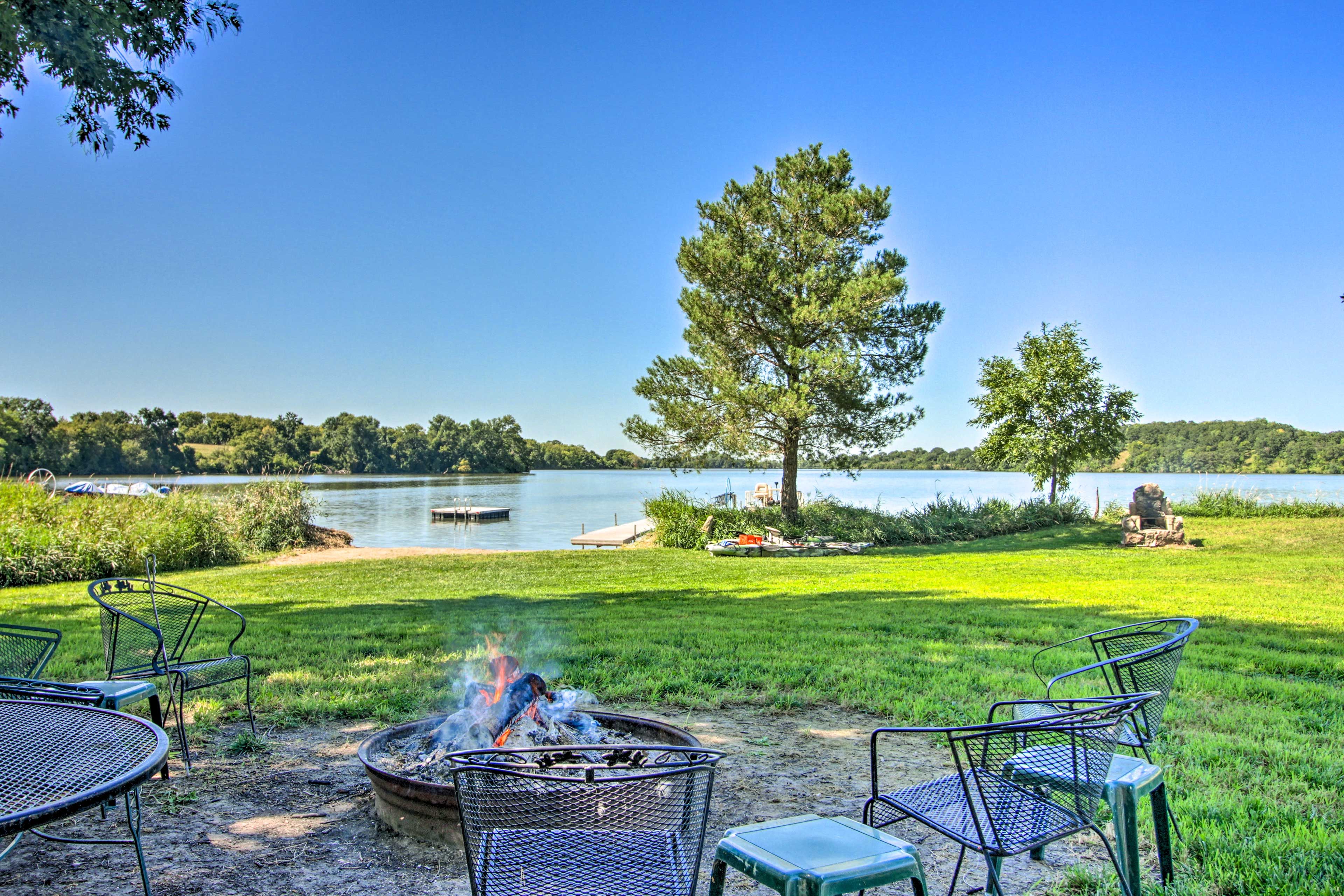 Brandon Vacation Rental | 1,120 Sq Ft | 2BR | 2BA | Step-Free Access