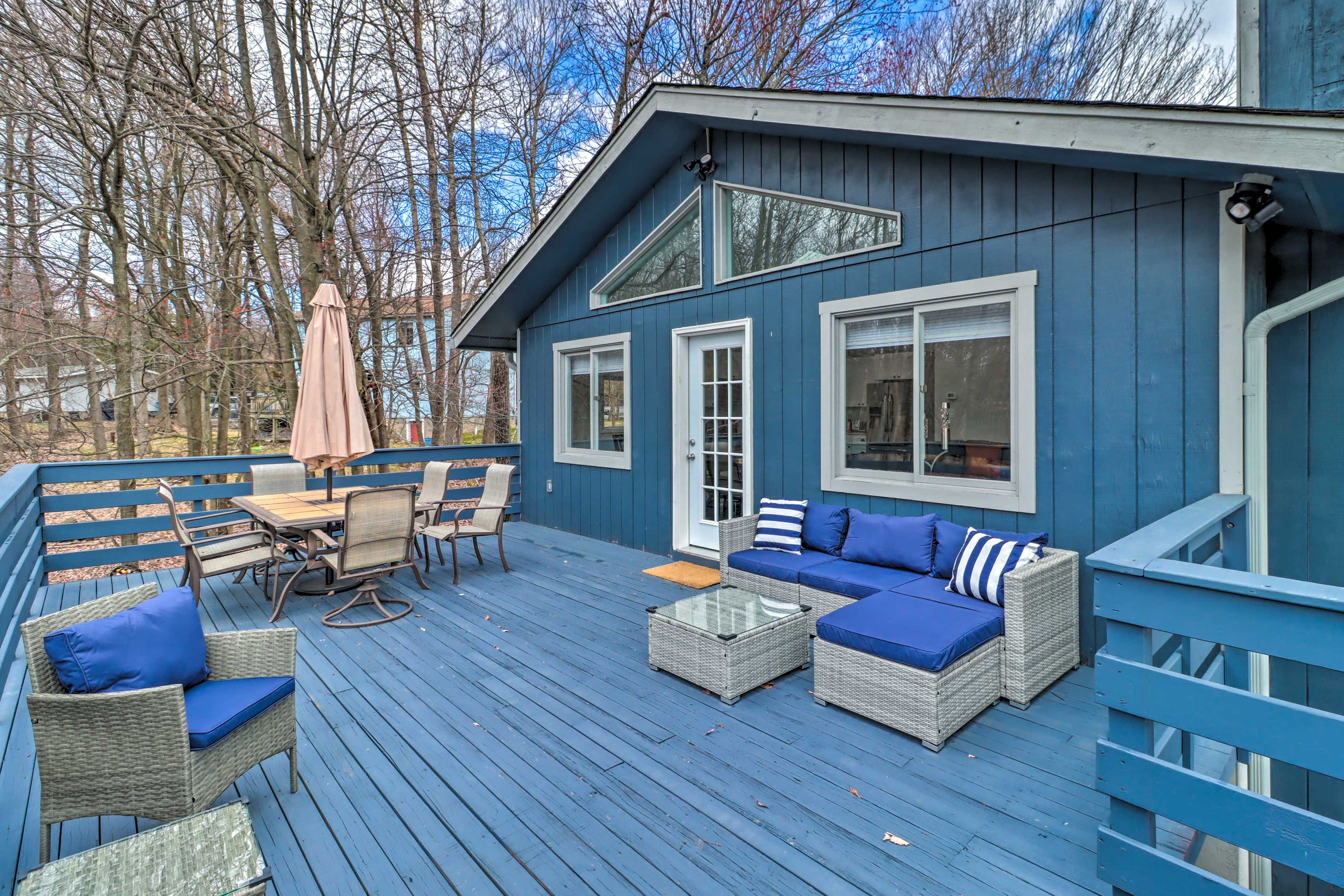Deck | 2nd Floor