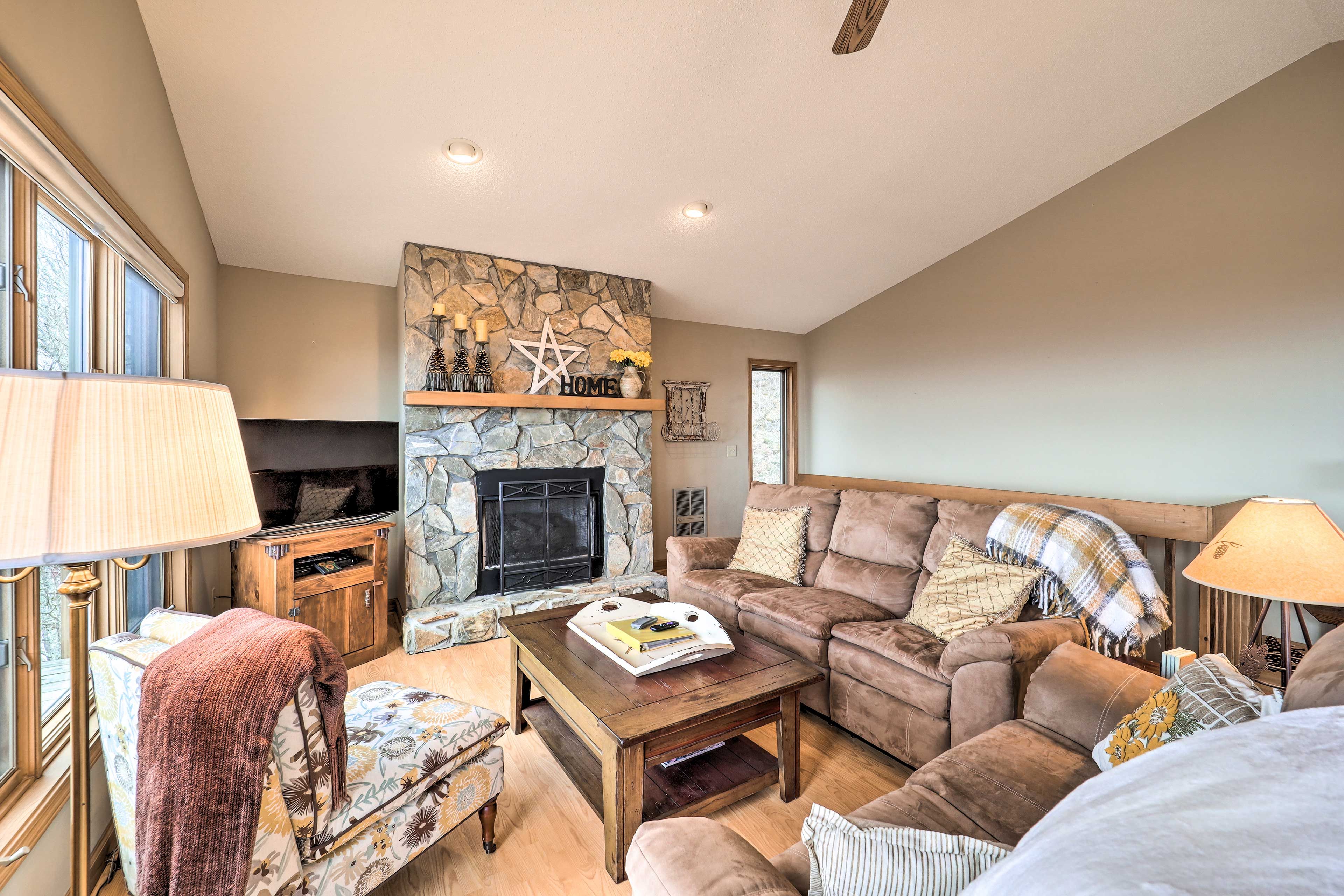 Beech Mountain Vacation Rental | 4BR | 4BA | 1 Entry Step | 2,300 Sq Ft