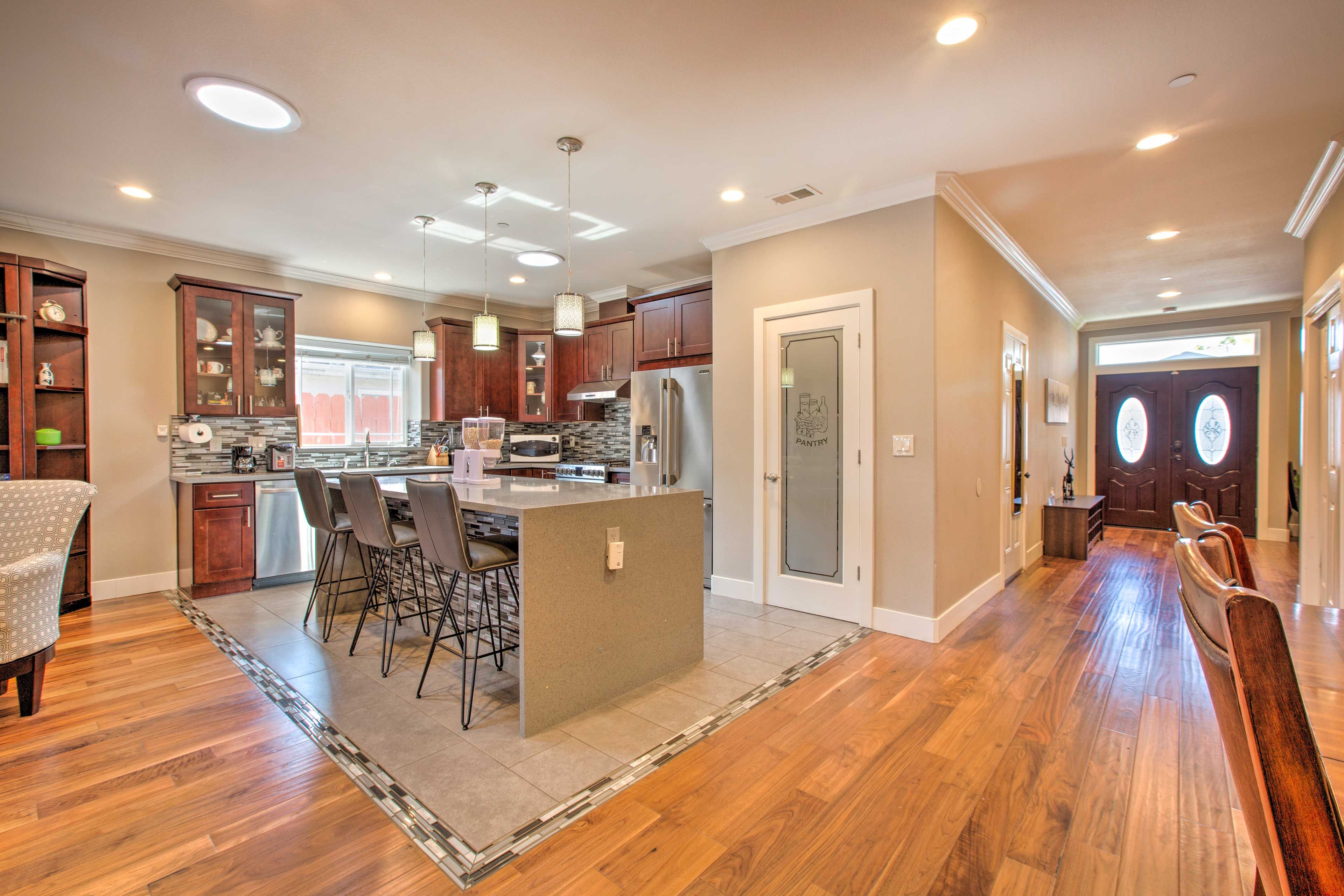 Kitchen | Coffee Maker + Grinder
