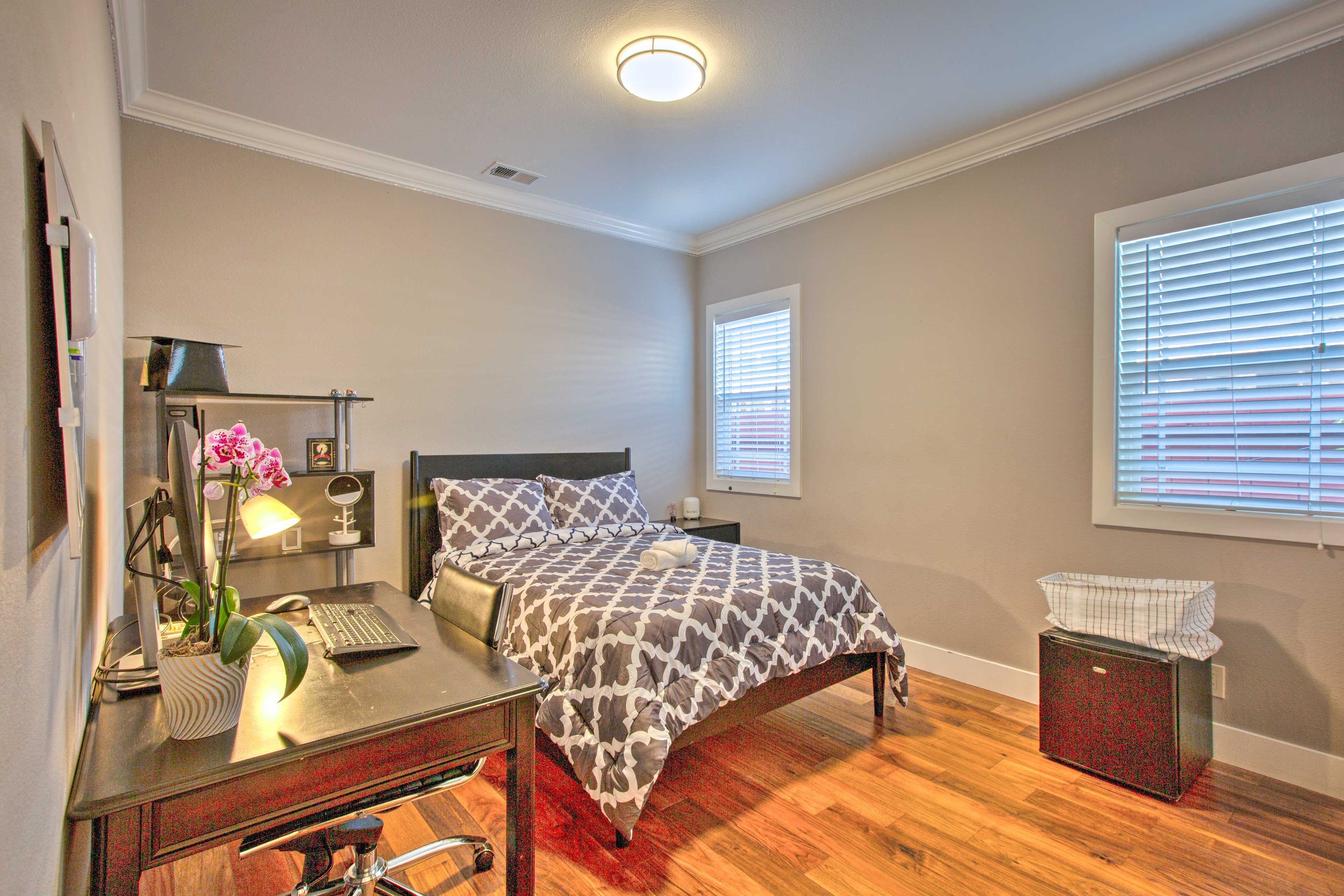 Bedroom 1 | Main Level | Queen Bed
