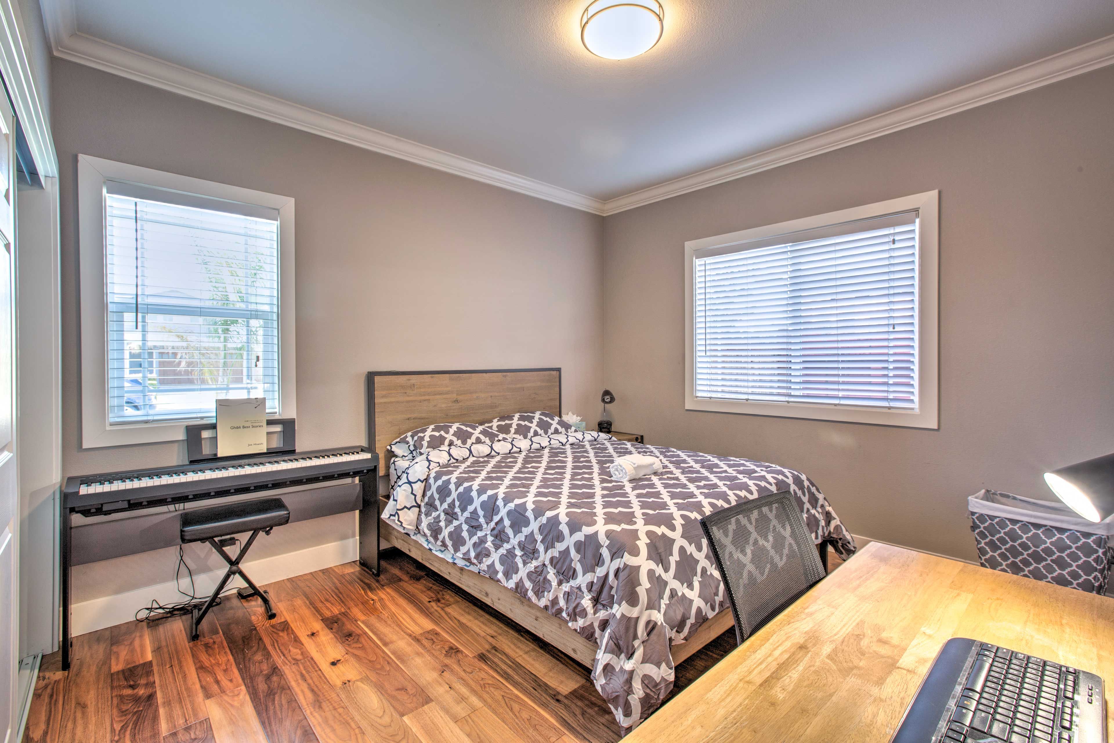 Bedroom 3 | Main Level | Full Bed | Keyboard