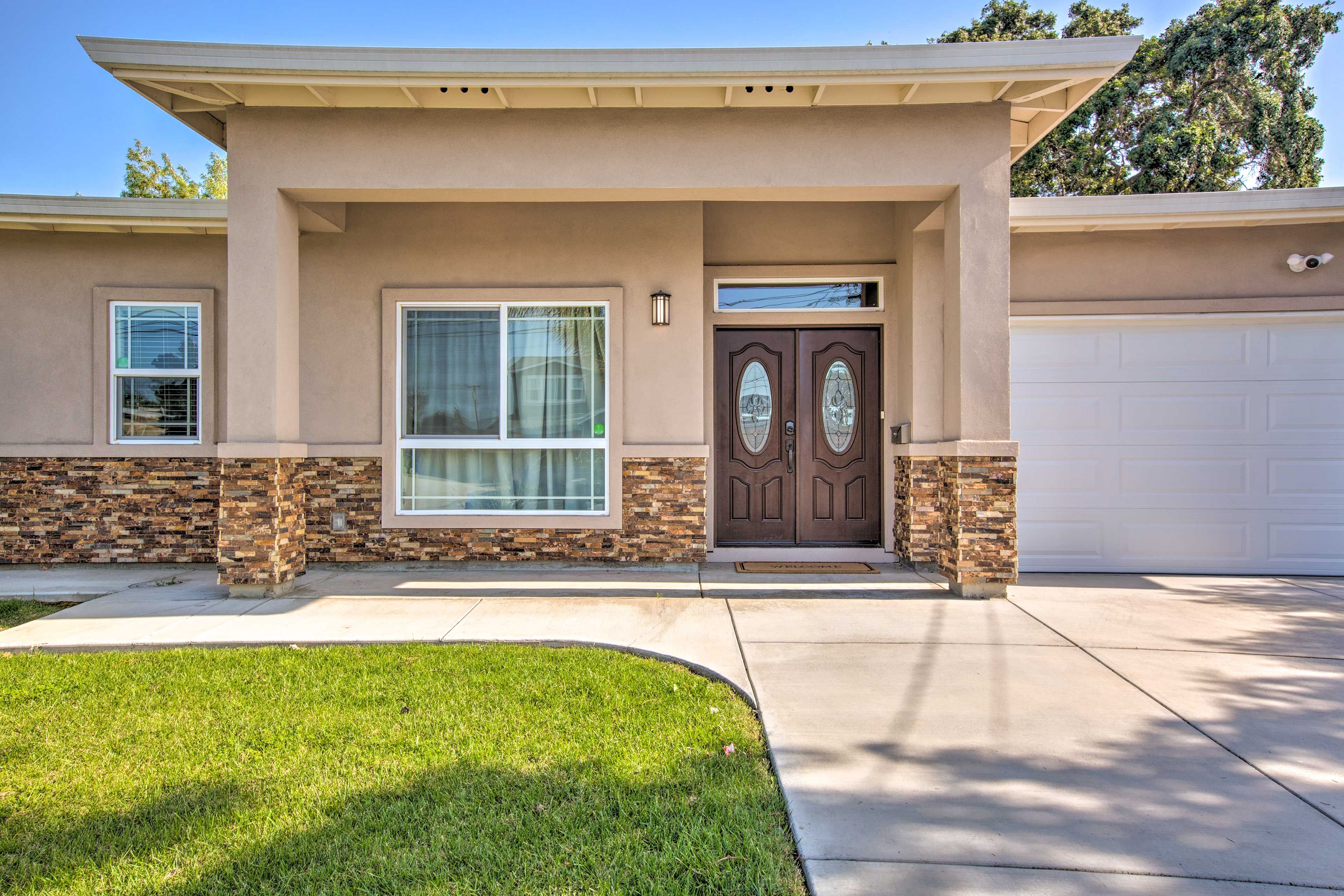 Entrance | 1 Step to Enter | Single-Story Home