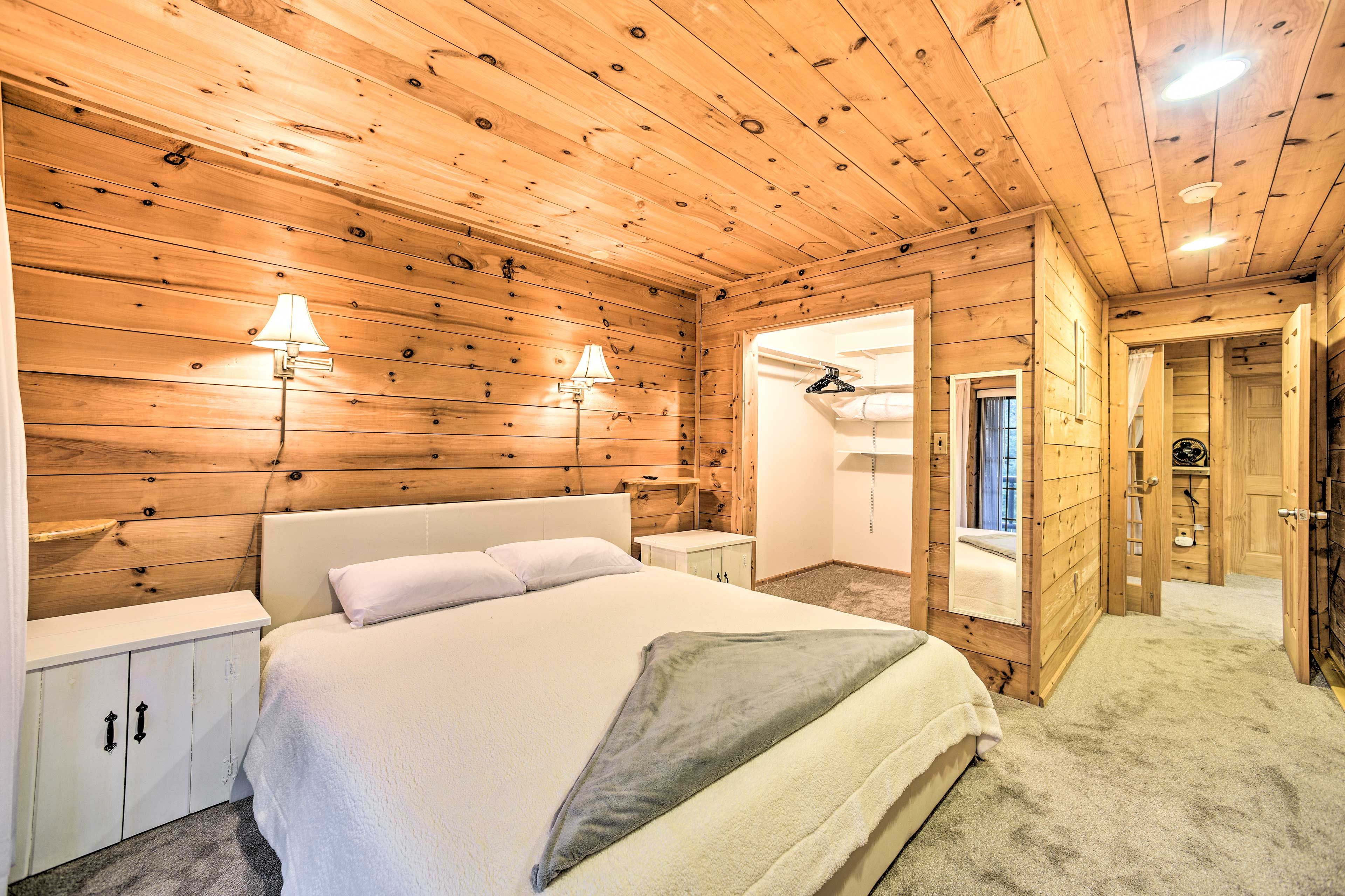 Bedroom 1 | Walk-in Closet