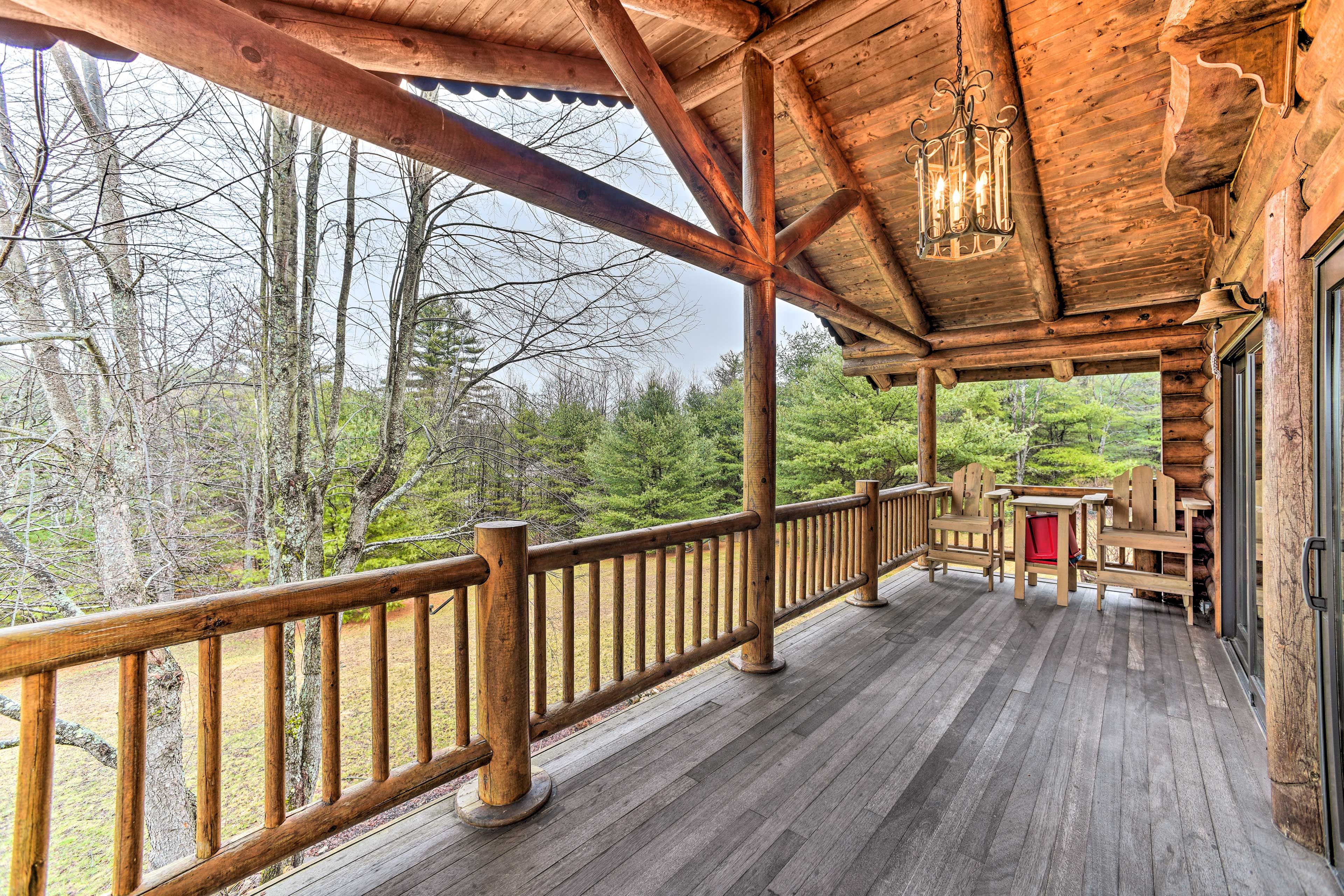 Middle Grove Vacation Rental | 2BR | 1.5BA | Stairs Required | 1,800 Sq Ft