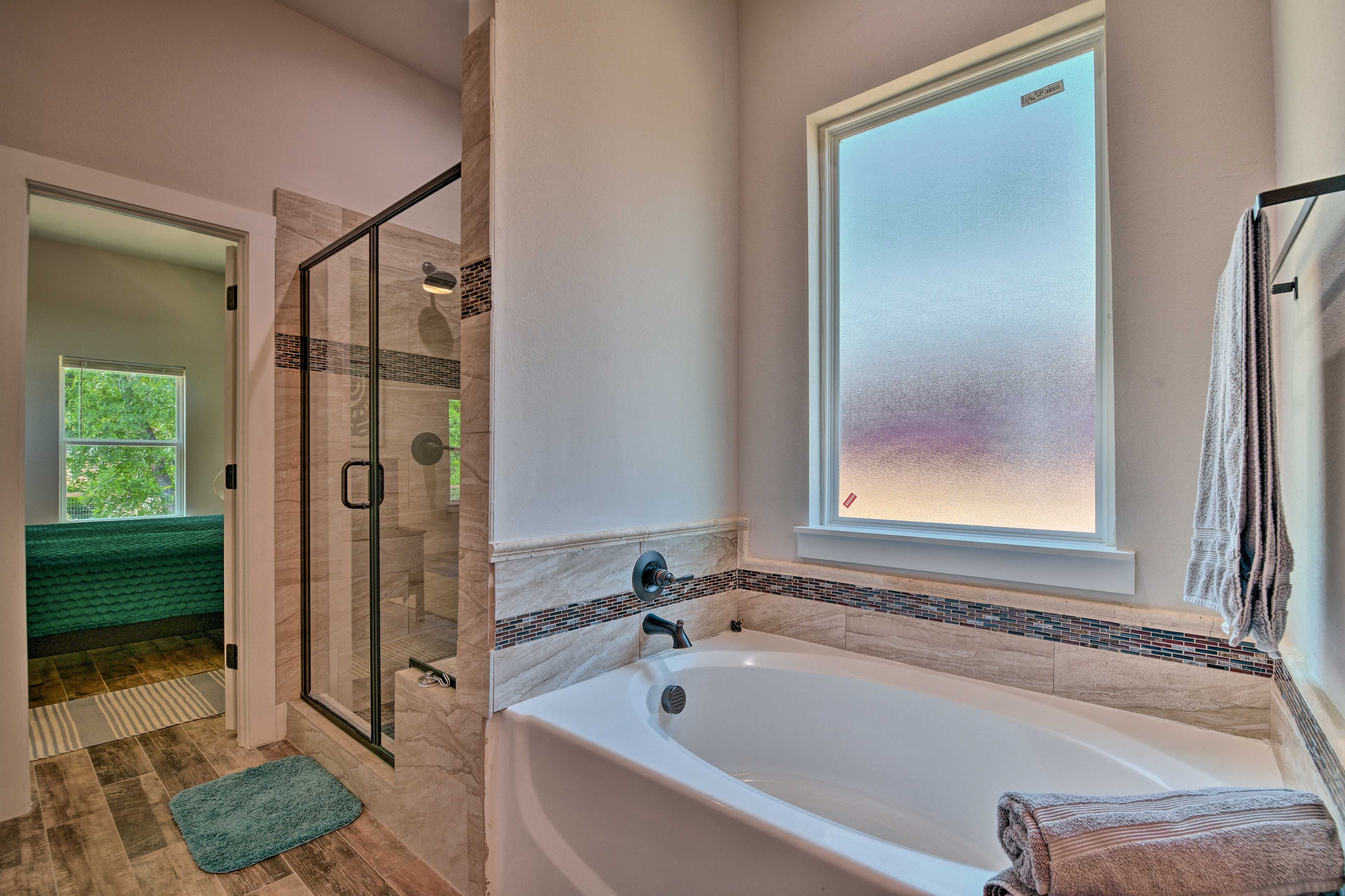 Full En-Suite Bathroom