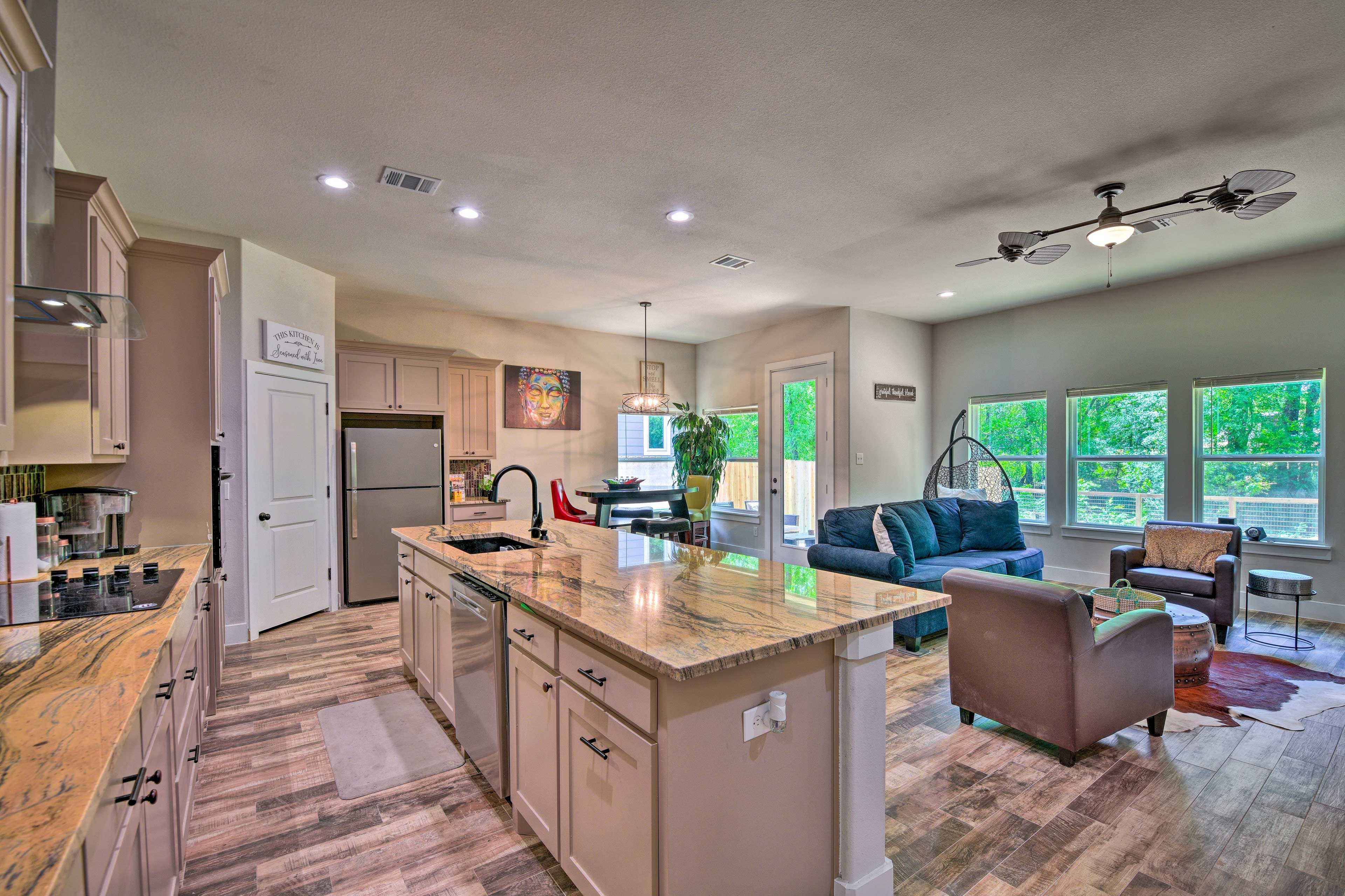 Fully Equipped Kitchen | Dishware & Flatware