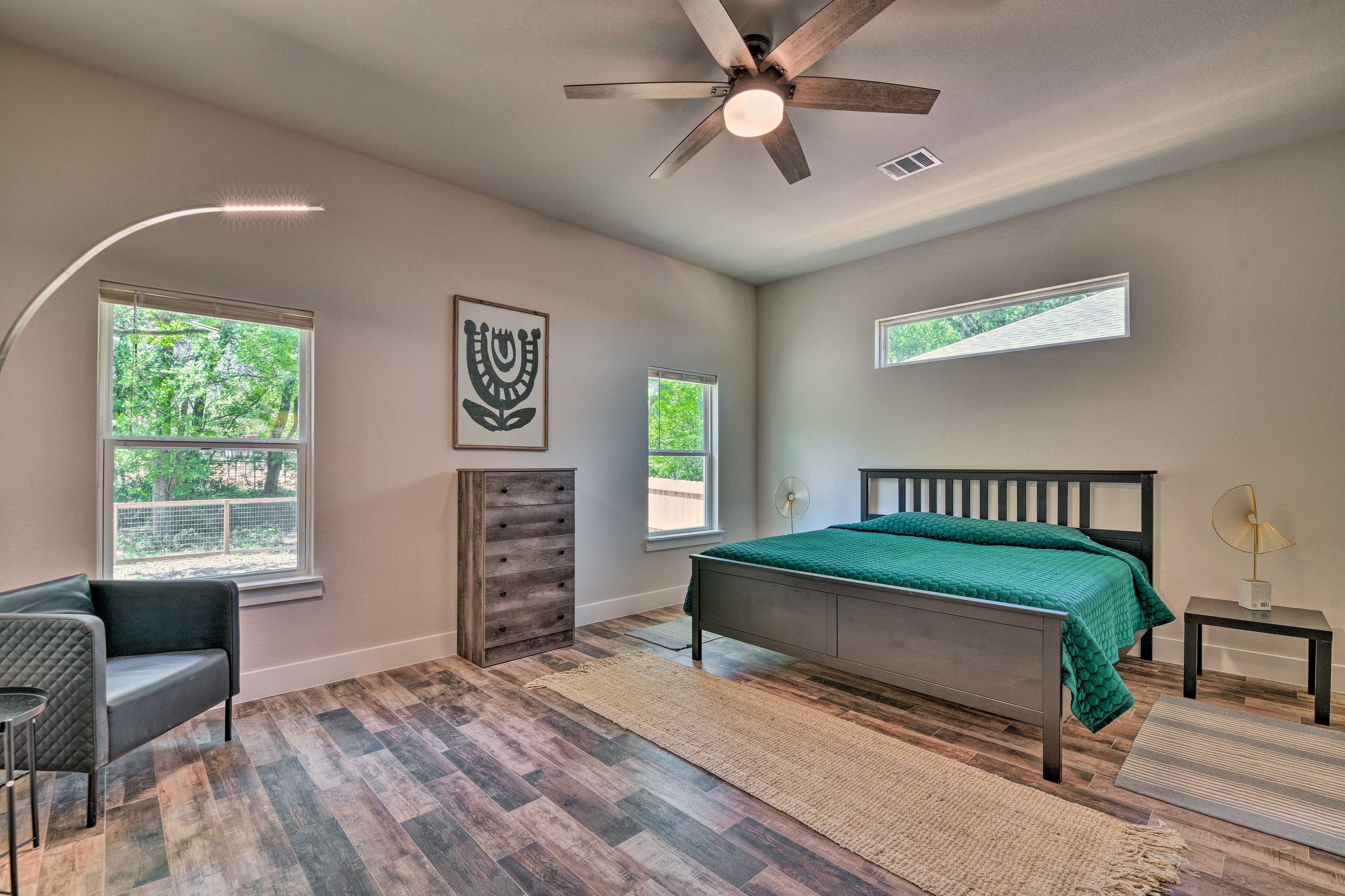 Bedroom 1 | King Bed | Full En-Suite Bathroom